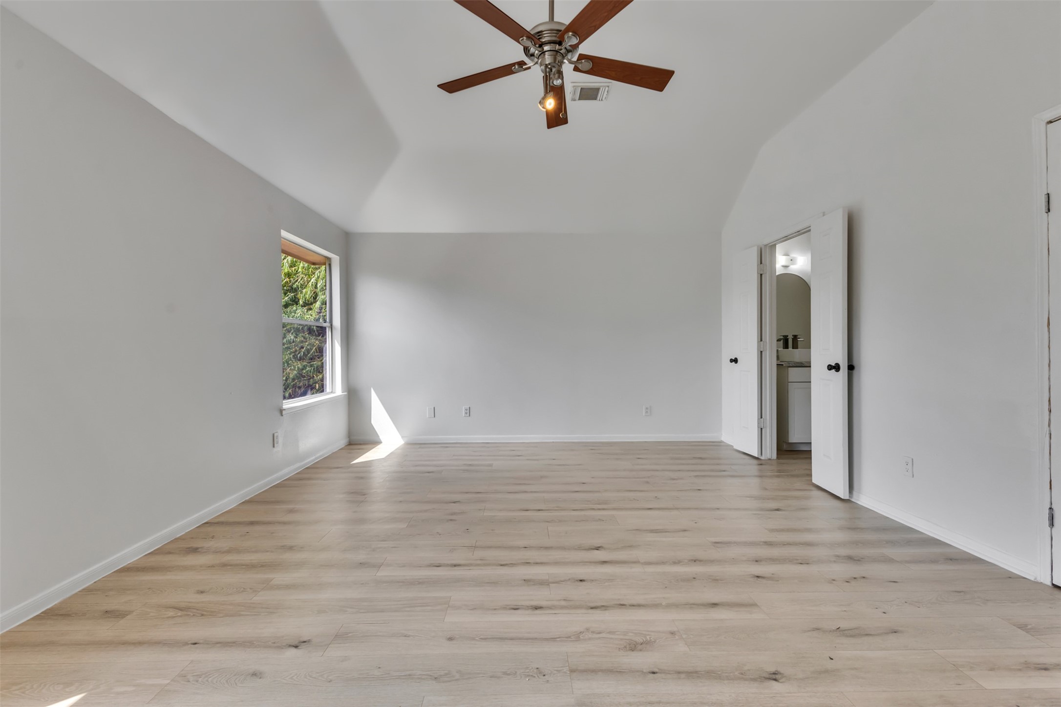 1019 Highland Woods Drive Property Photo 19