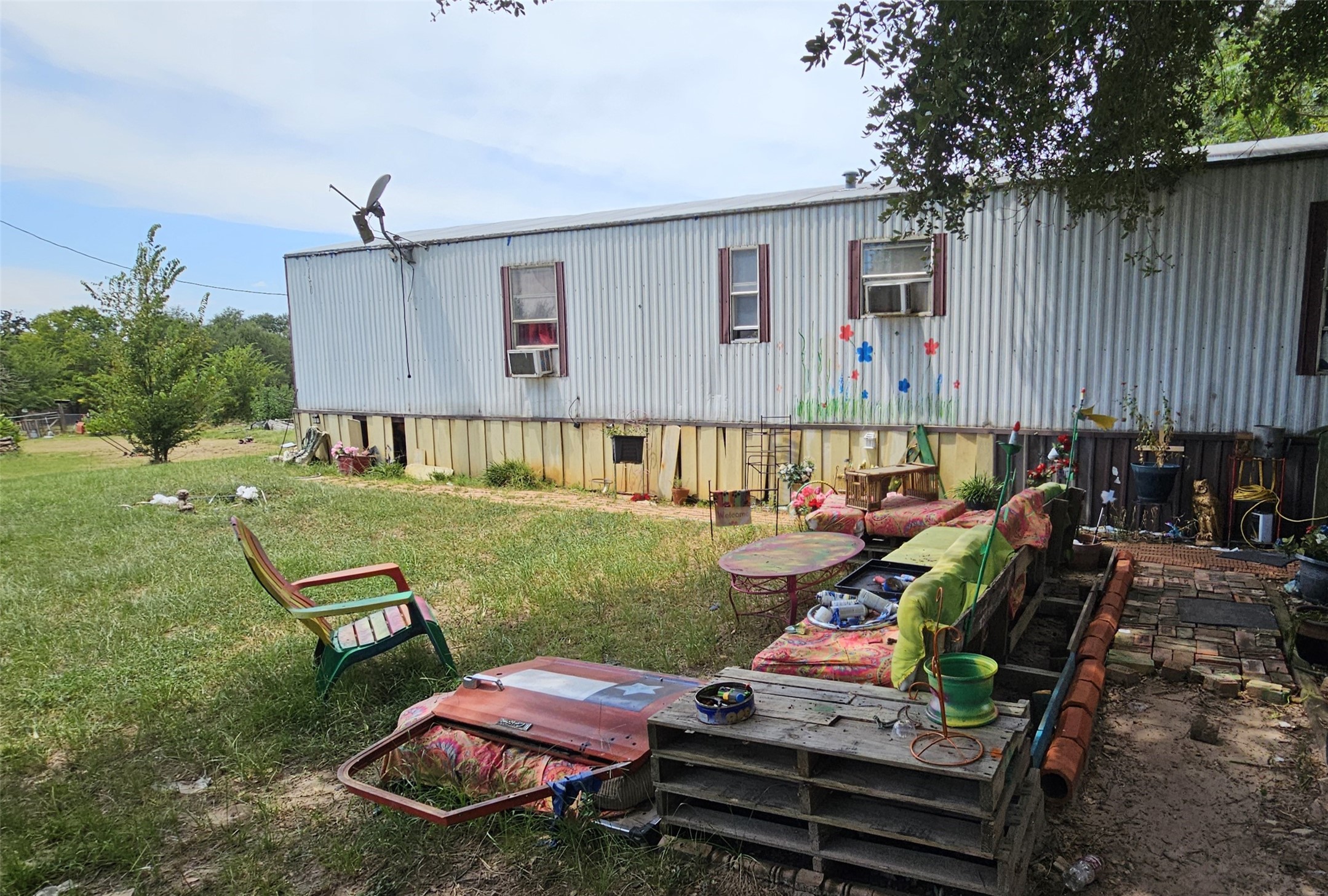 495 Florida Lane Property Photo 2