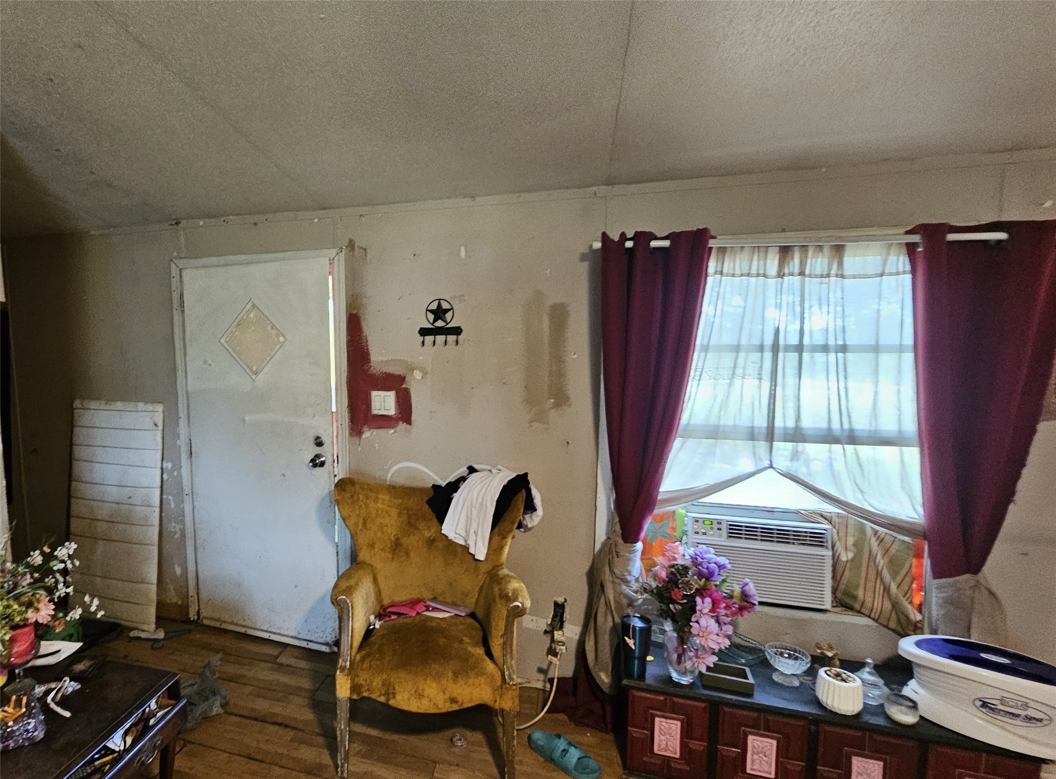 495 Florida Lane Property Photo 6