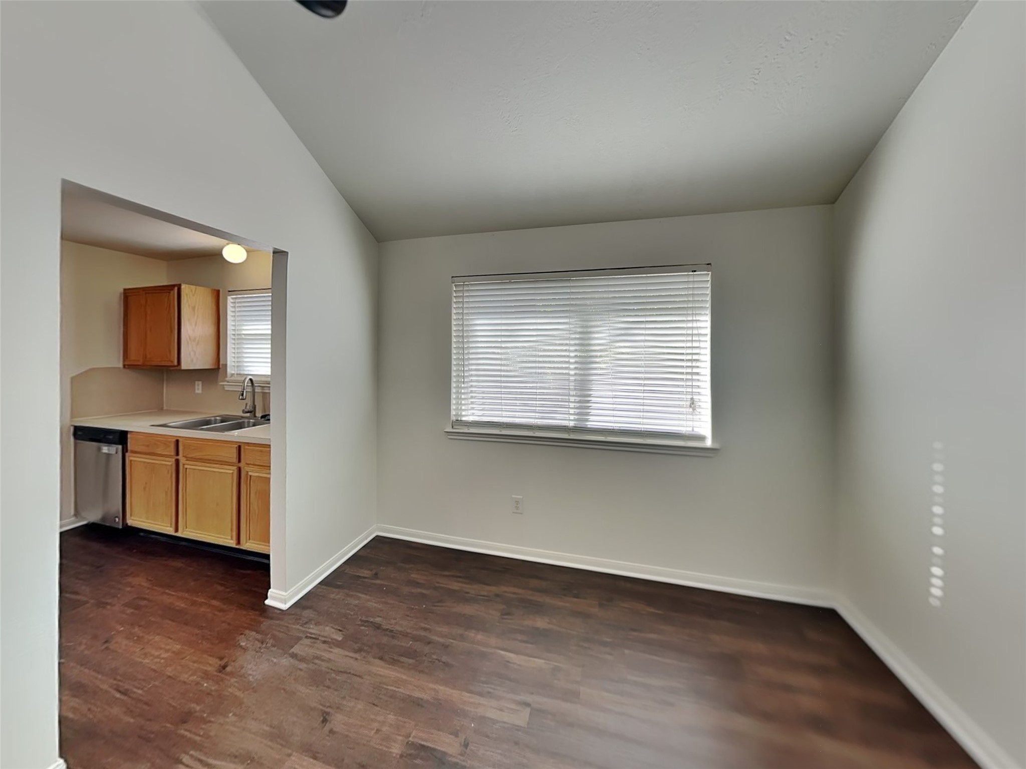 6907 Grant Drive Property Photo 4