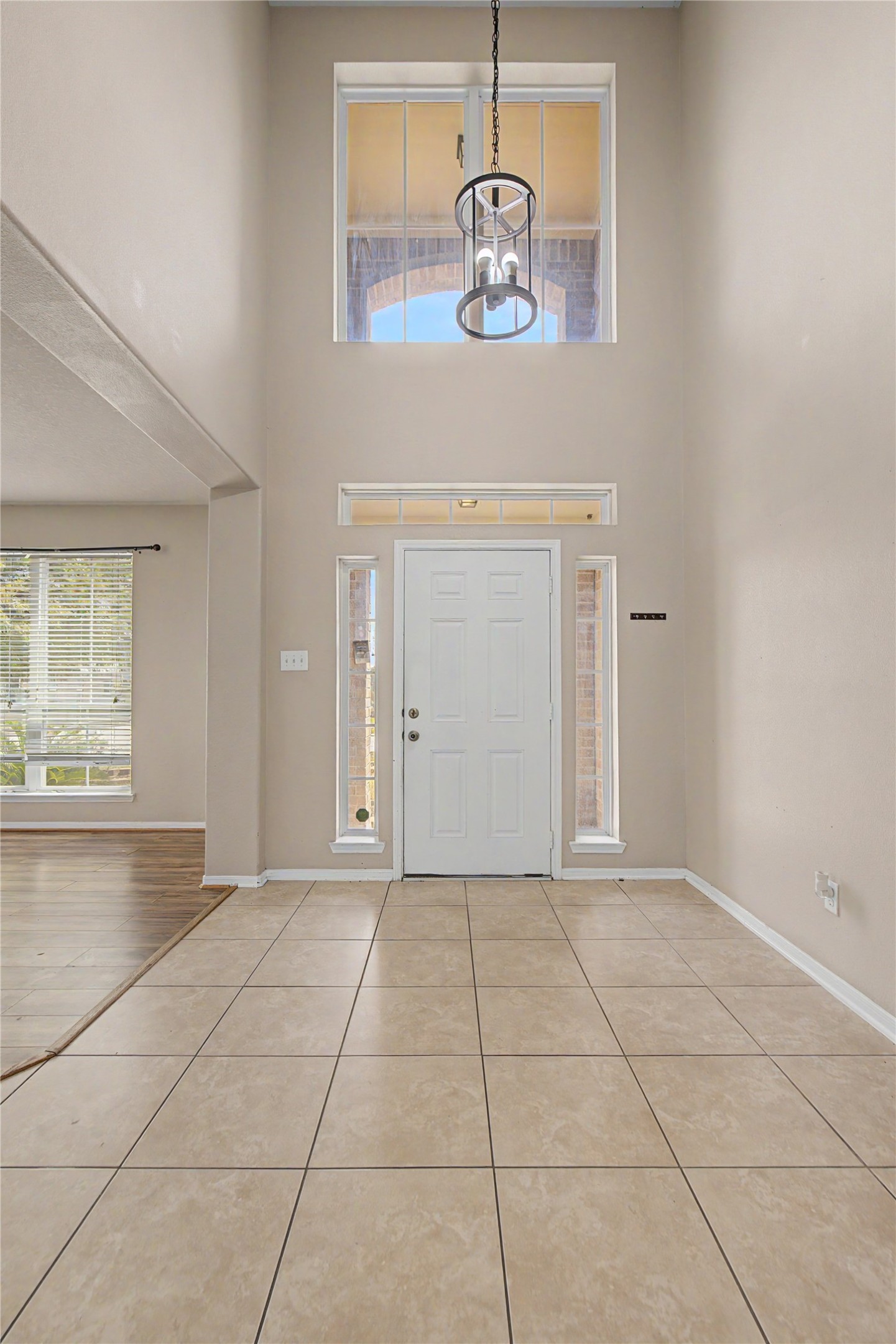 9947 Valance Way Property Photo 3