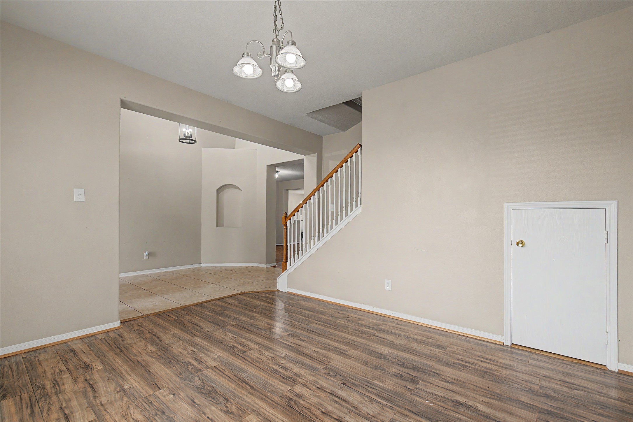 9947 Valance Way Property Photo 10