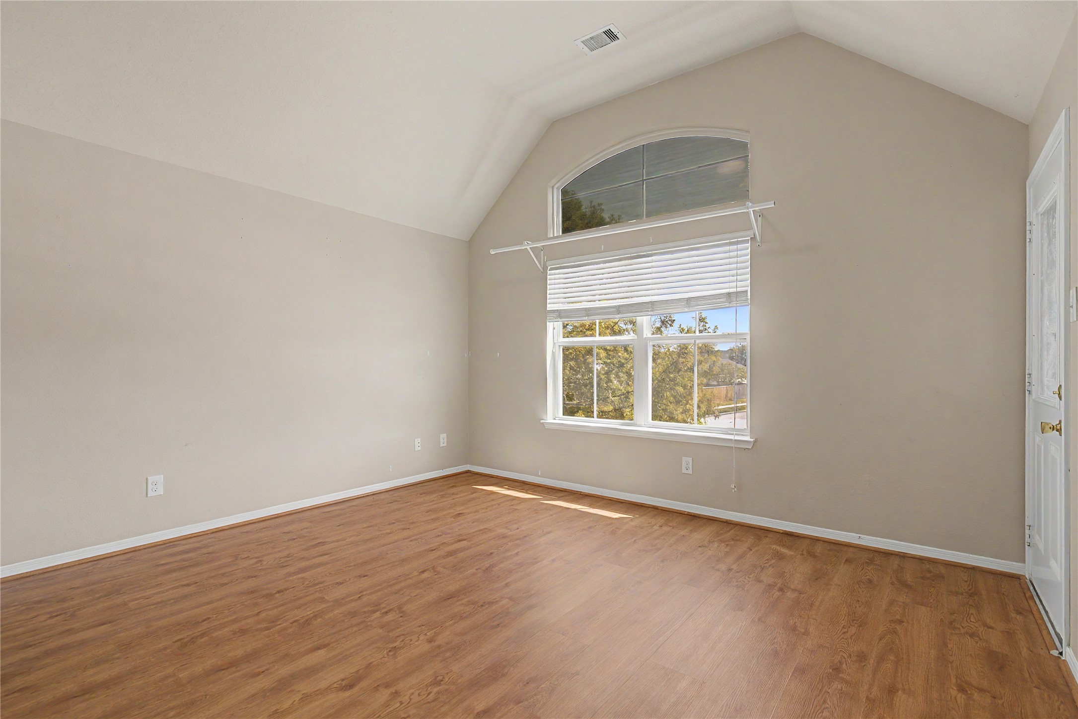 9947 Valance Way Property Photo 24
