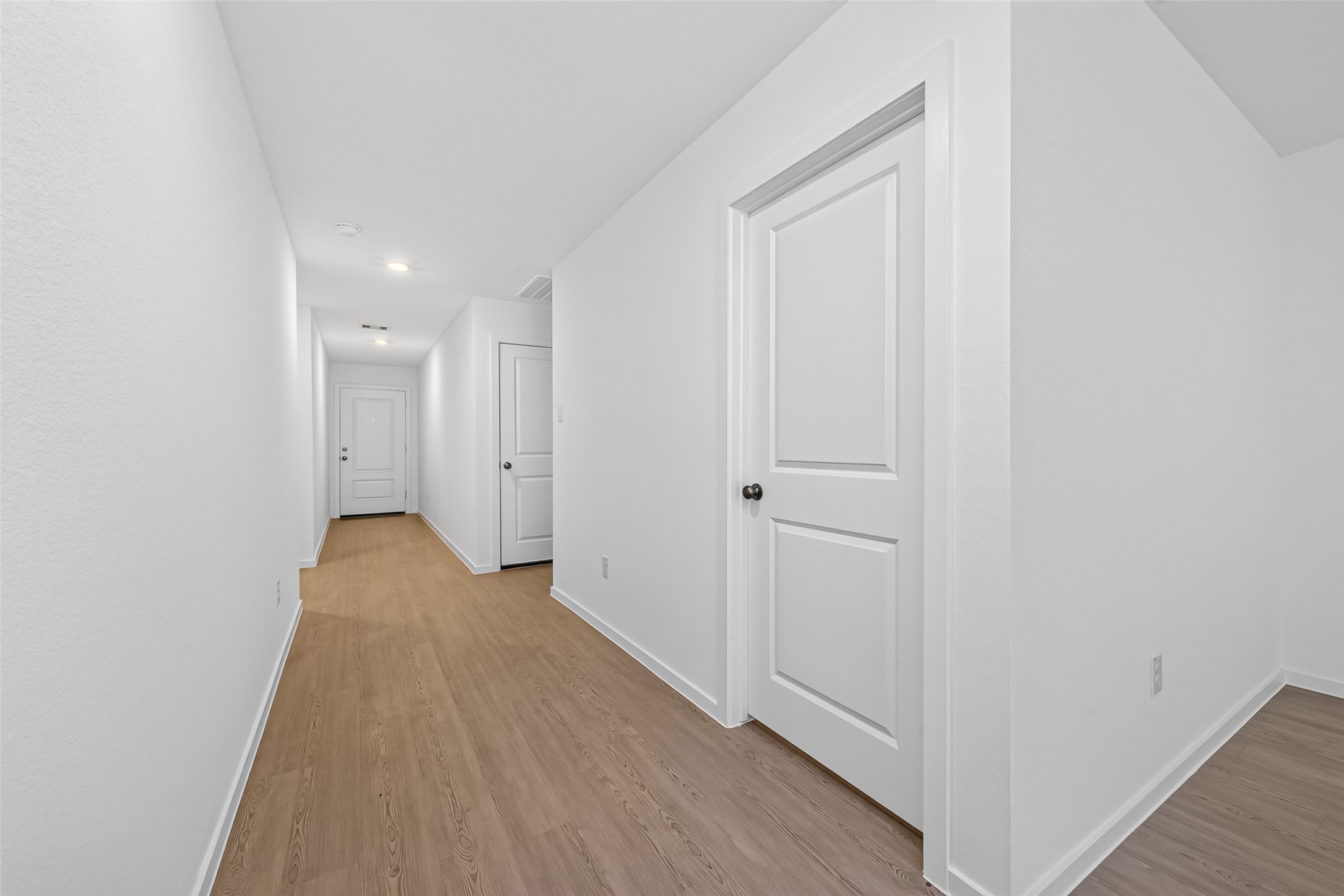 25568 Rose Creek Drive Property Photo 8