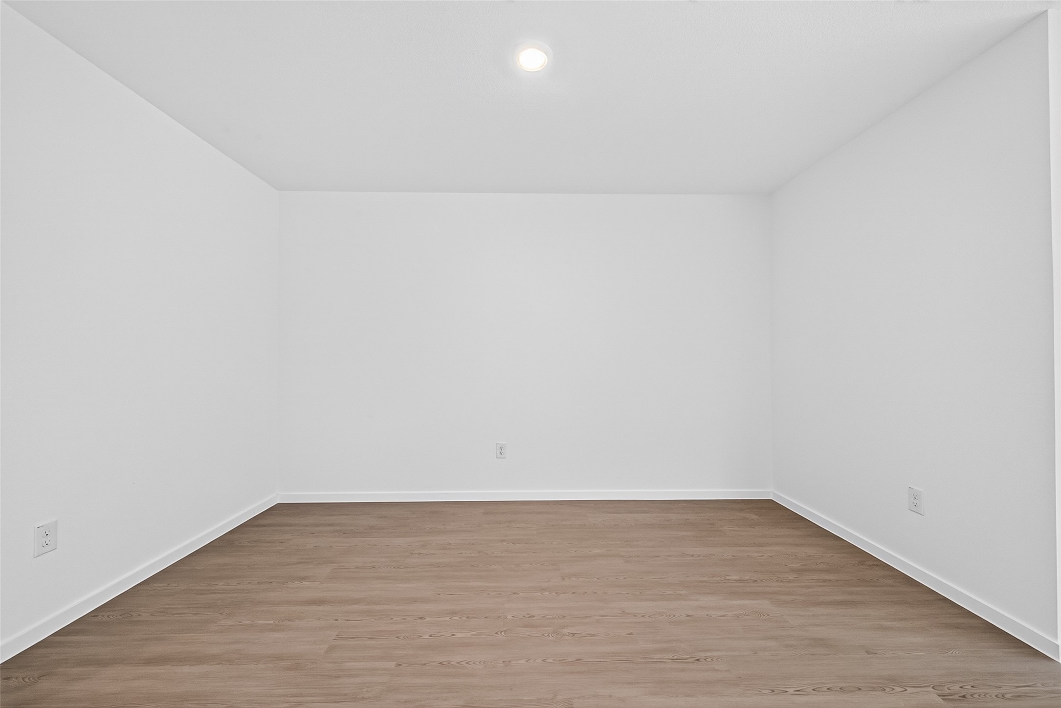 25568 Rose Creek Drive Property Photo 9
