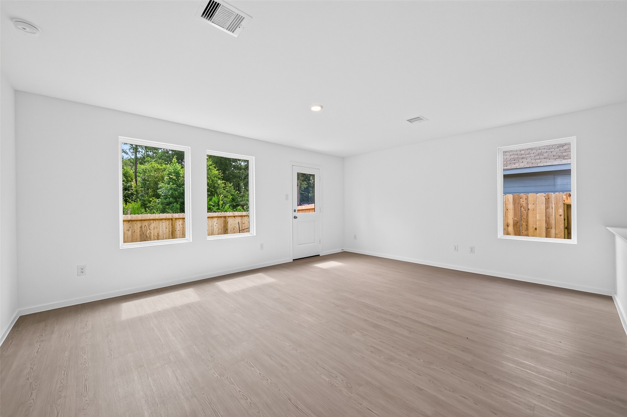 25568 Rose Creek Drive Property Photo 15