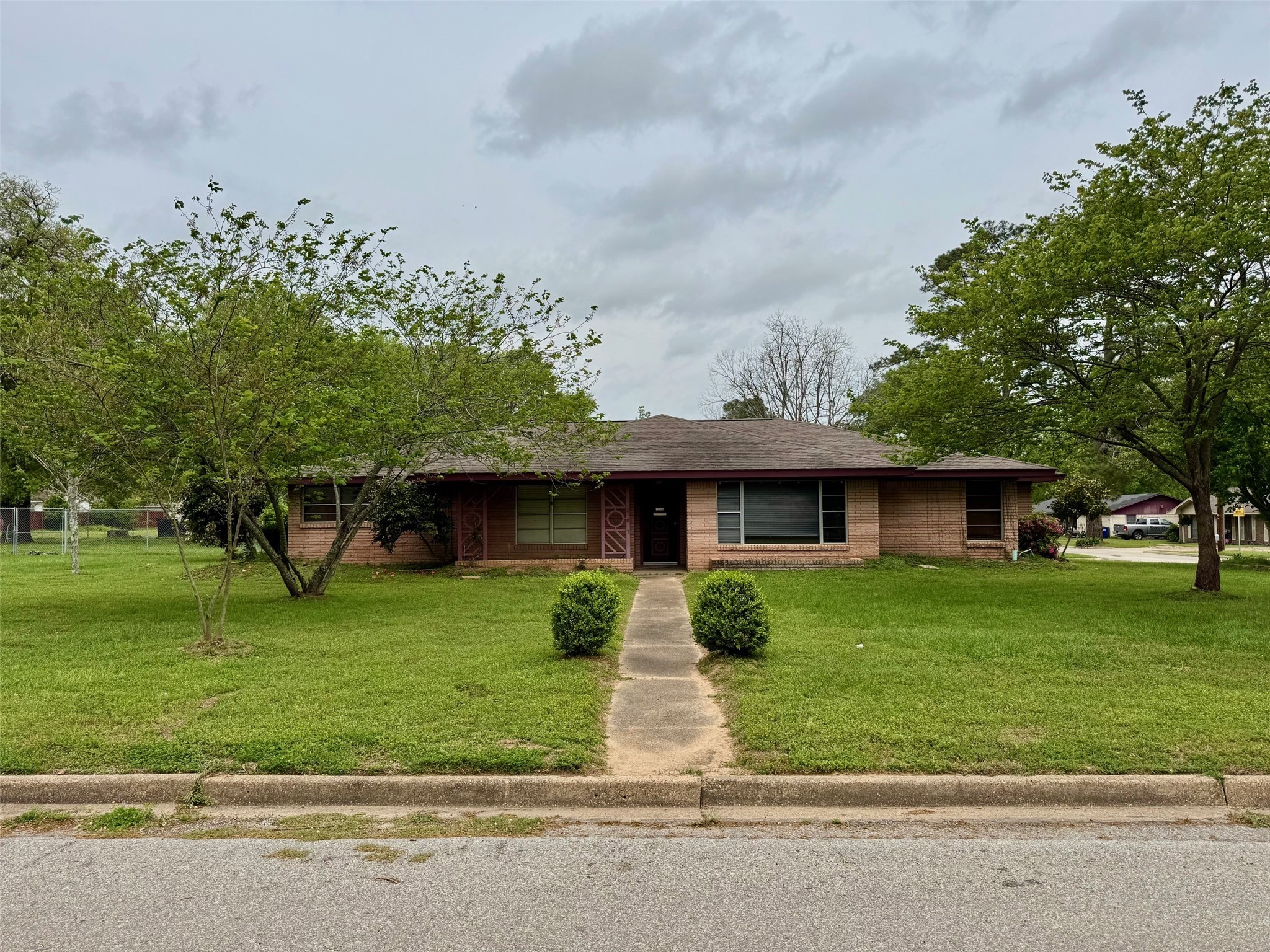 1207 E Redbud Property Photo