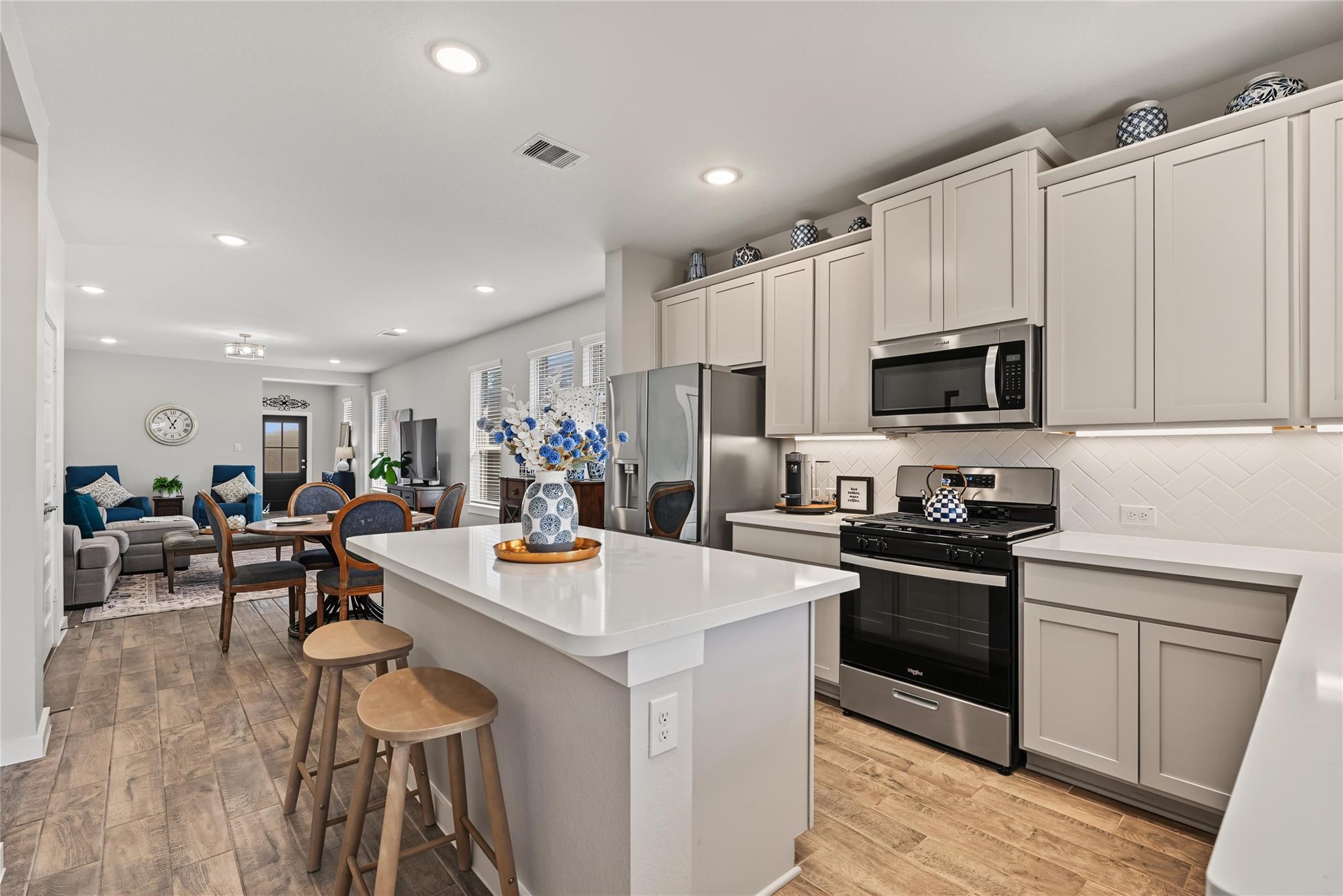 40526 Tyto Lane Property Photo 11