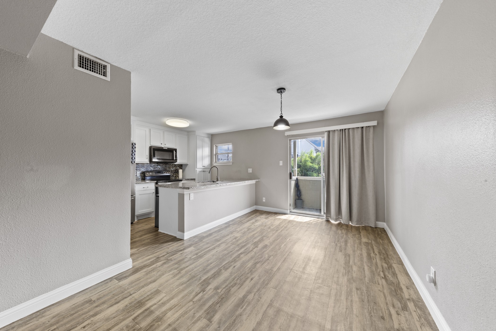4711 Aftonshire Drive 8 Property Photo 6