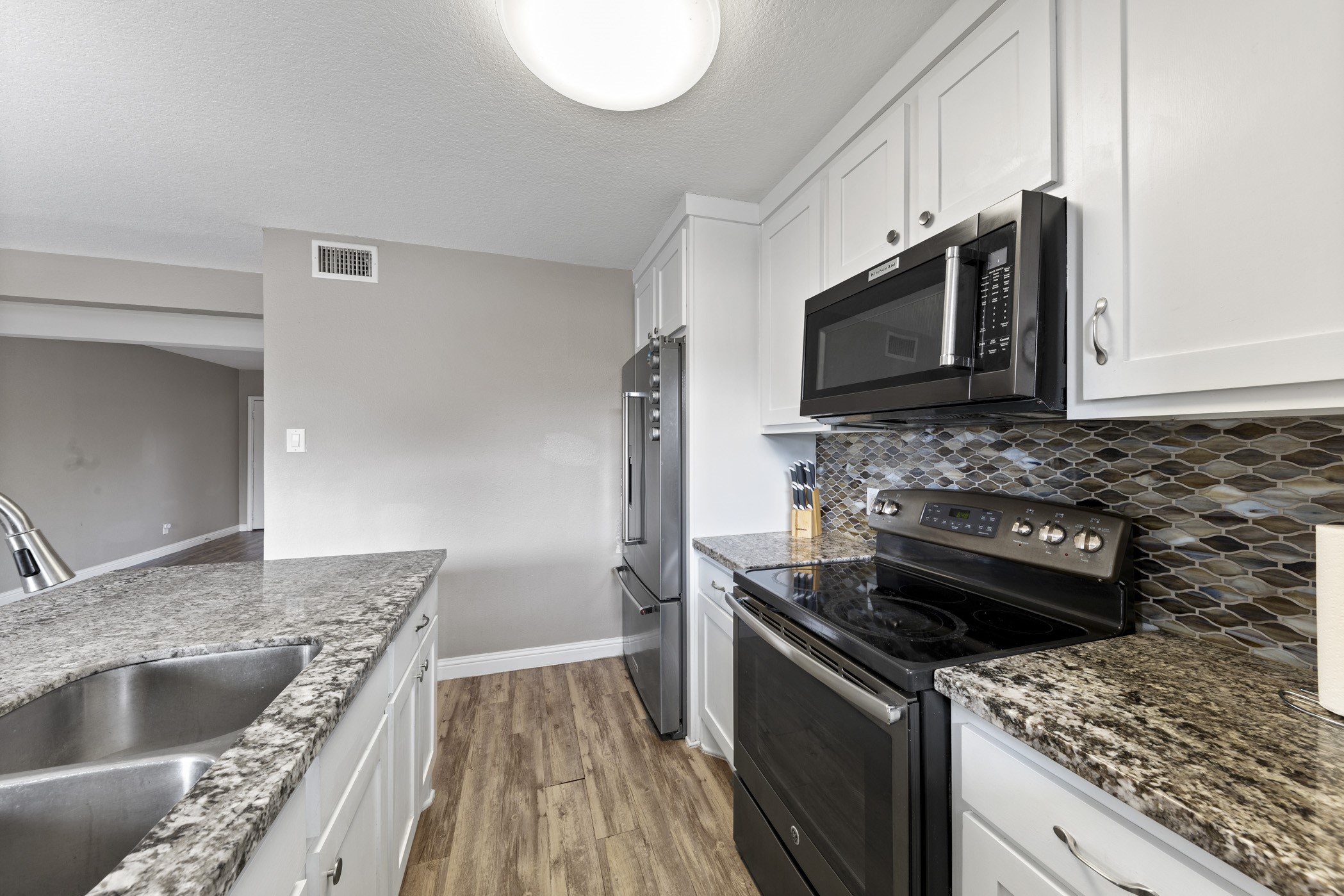 4711 Aftonshire Drive 8 Property Photo 8