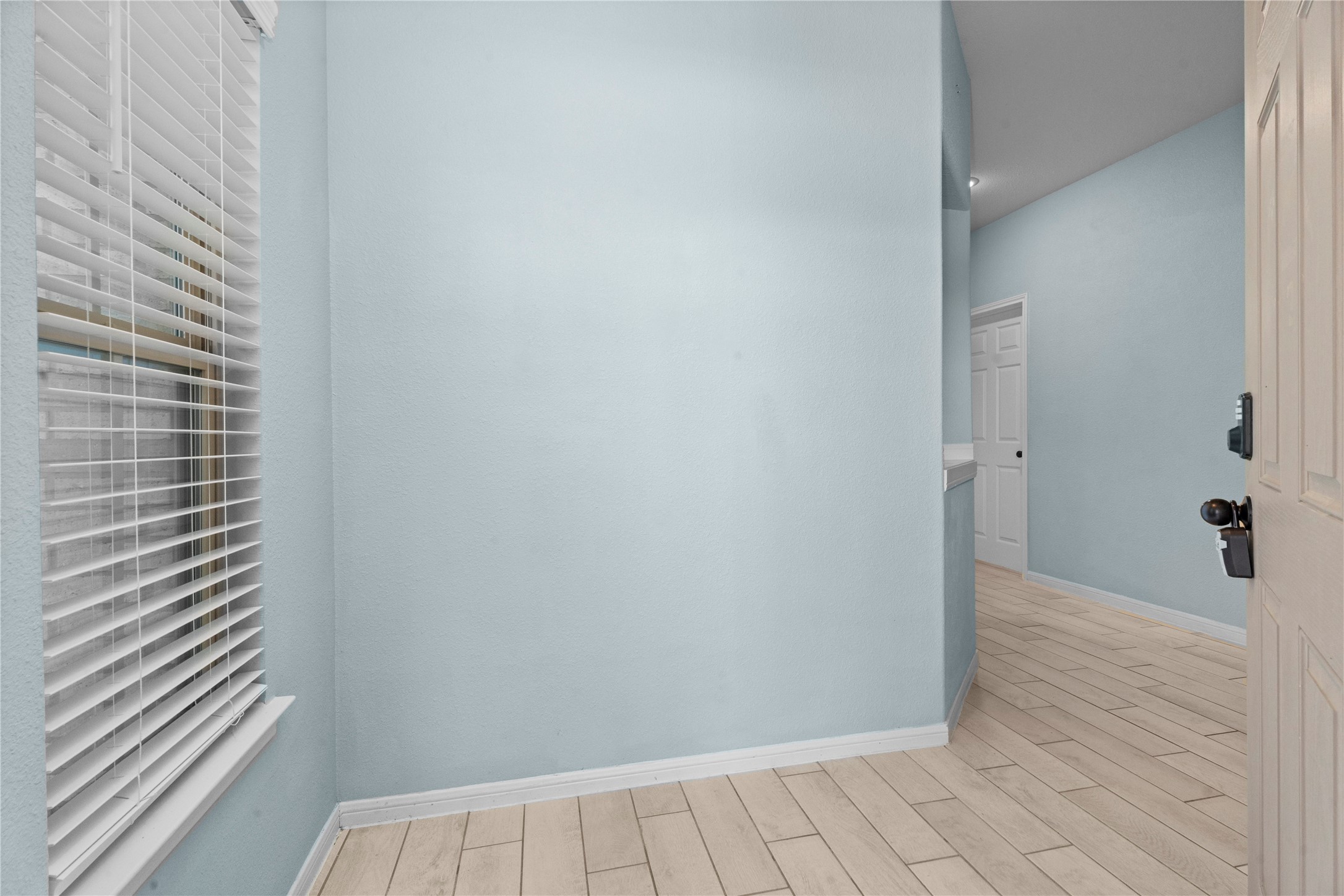 24717 Teton Hollow Trail Property Photo 4