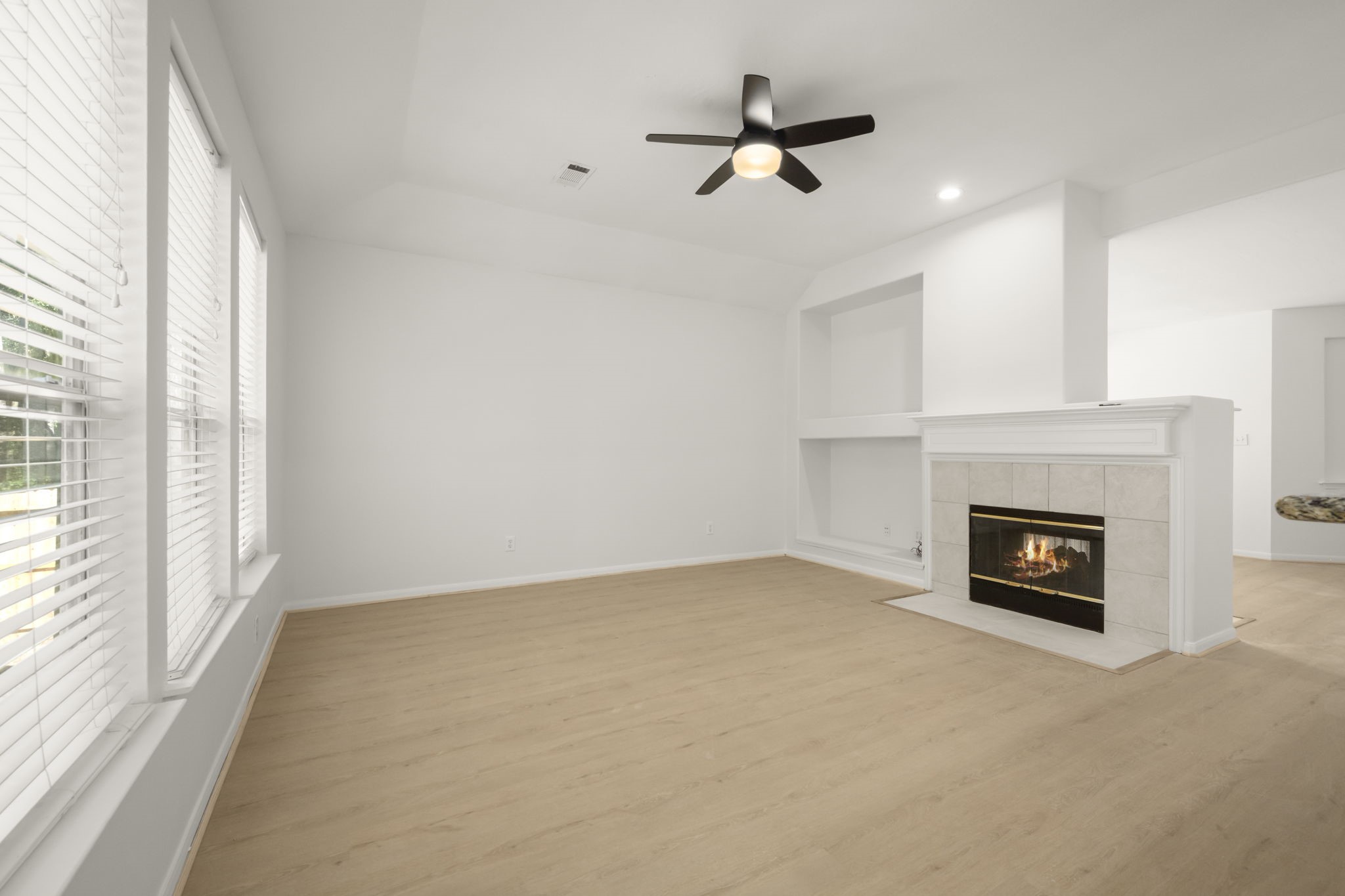 198 N Wimberly Way Property Photo 7