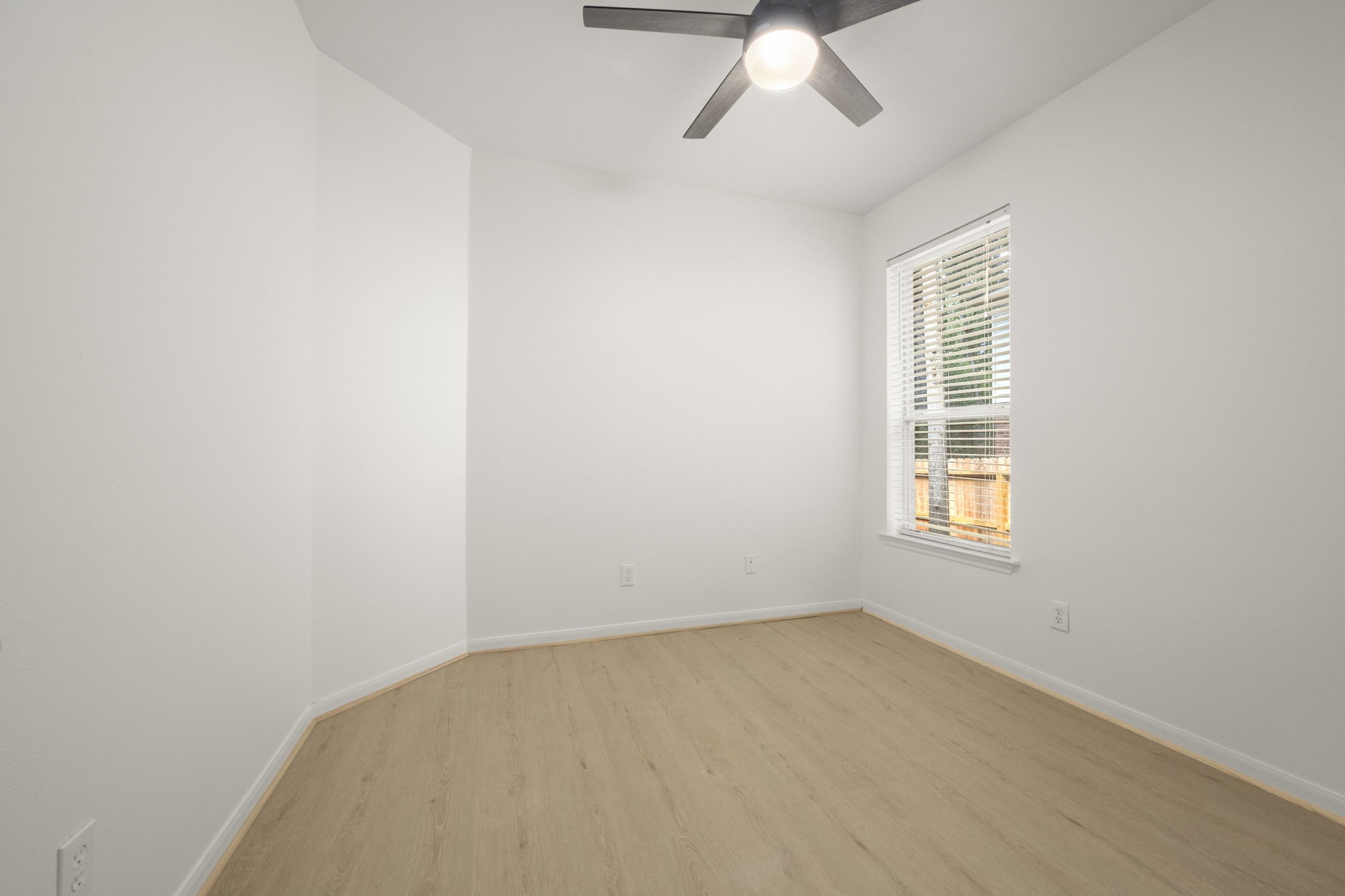 198 N Wimberly Way Property Photo 25