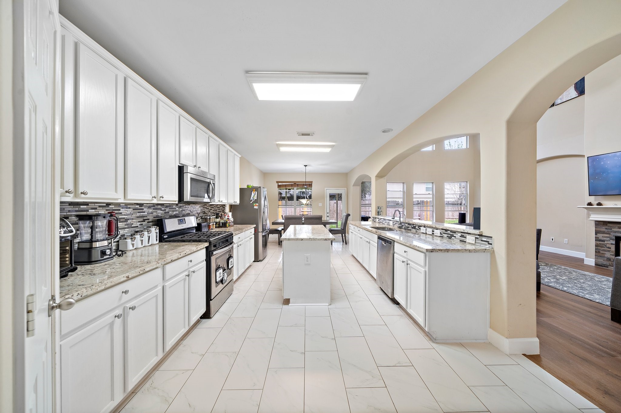 7519 Summer Shore Drive Property Photo 5