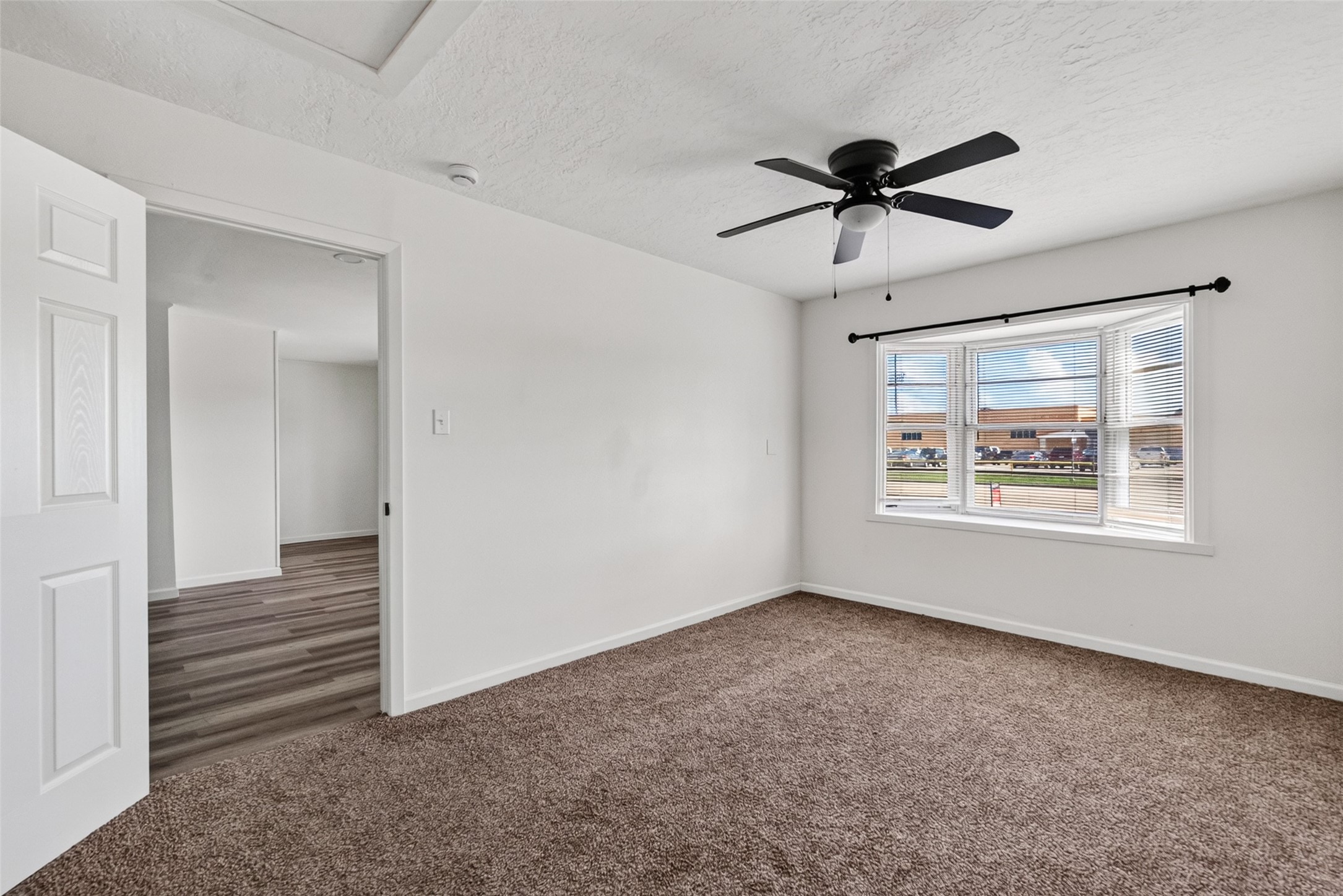 1308 W Dumble Street Property Photo 12