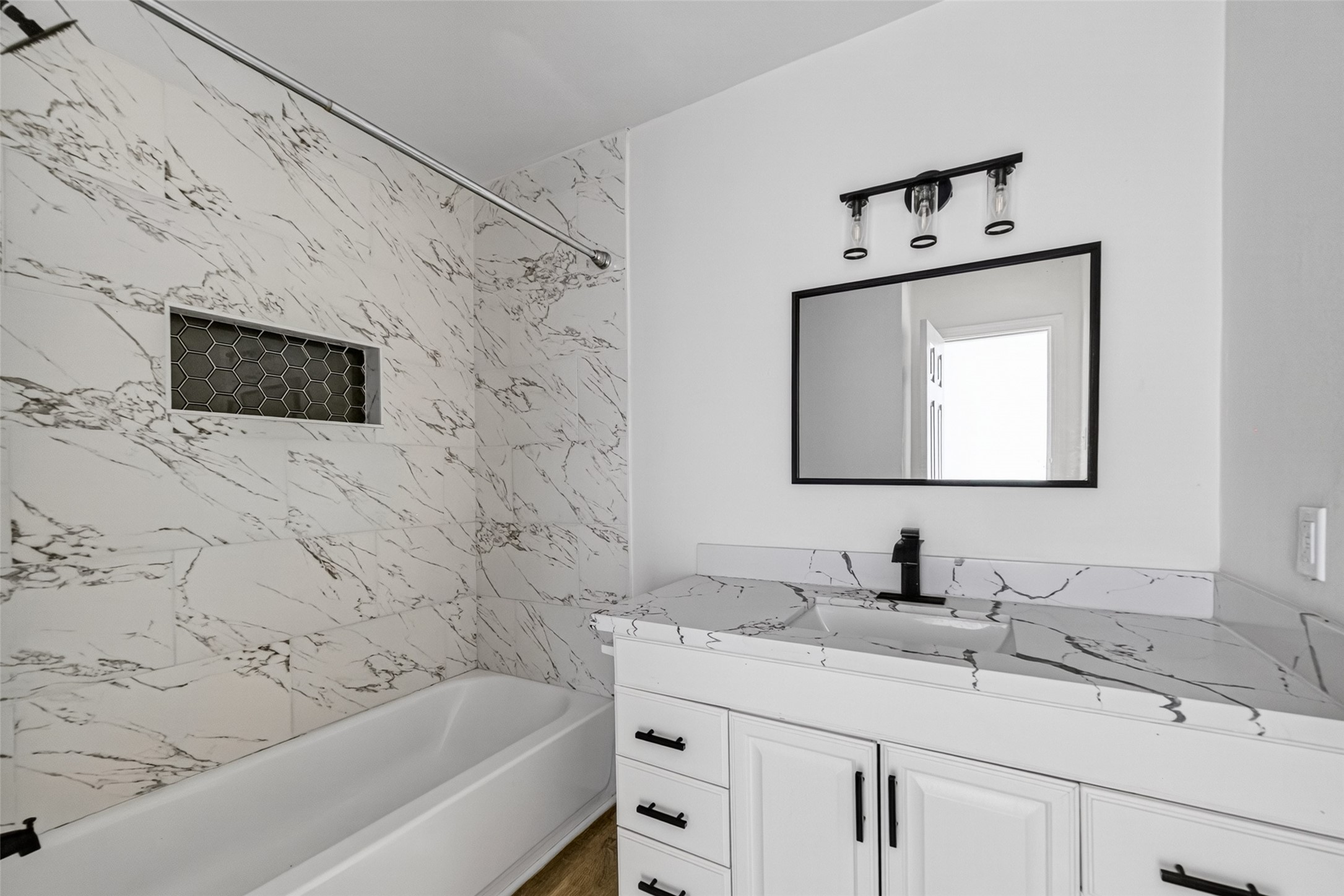 1308 W Dumble Street Property Photo 19
