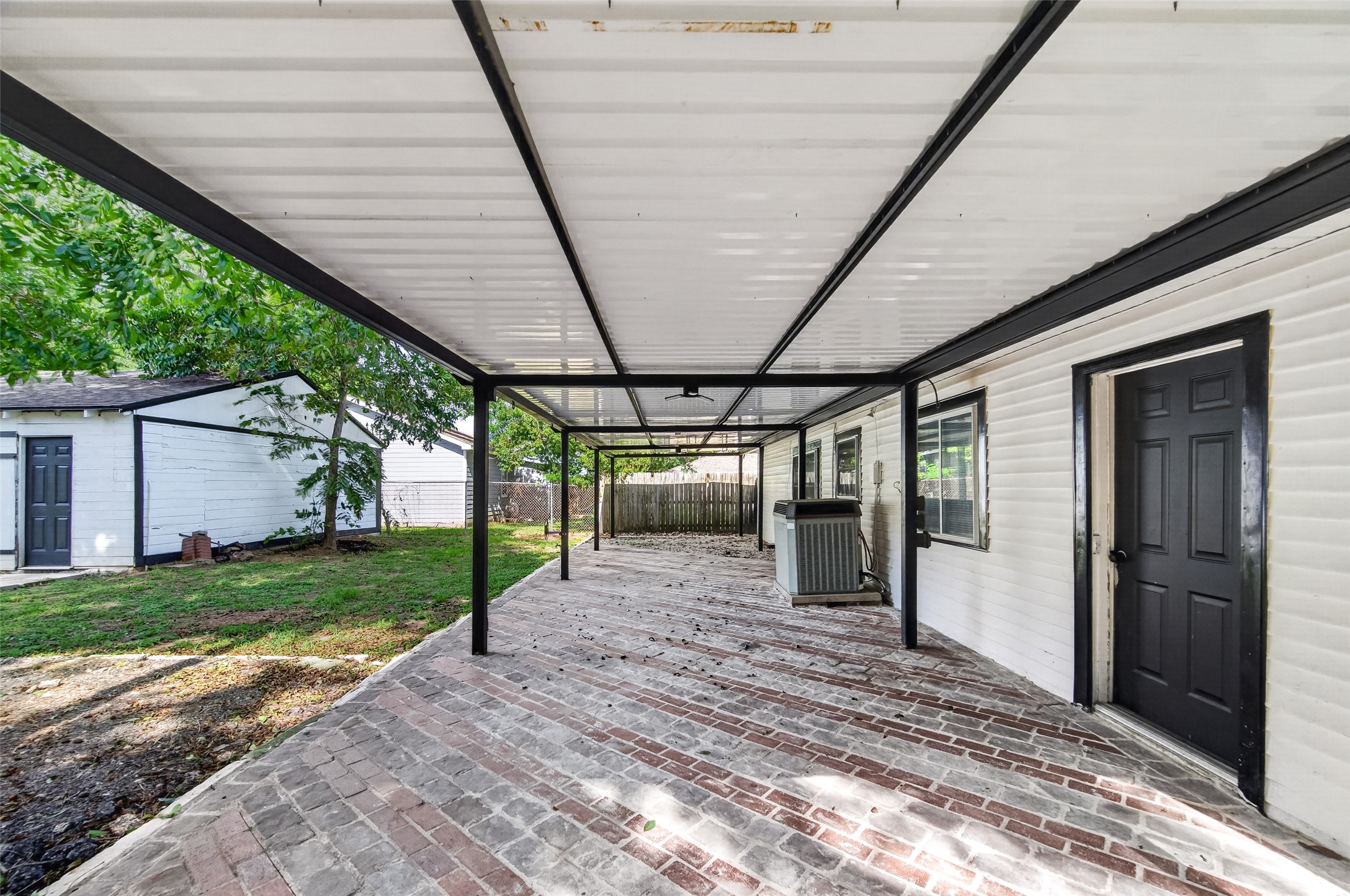 1308 W Dumble Street Property Photo 25