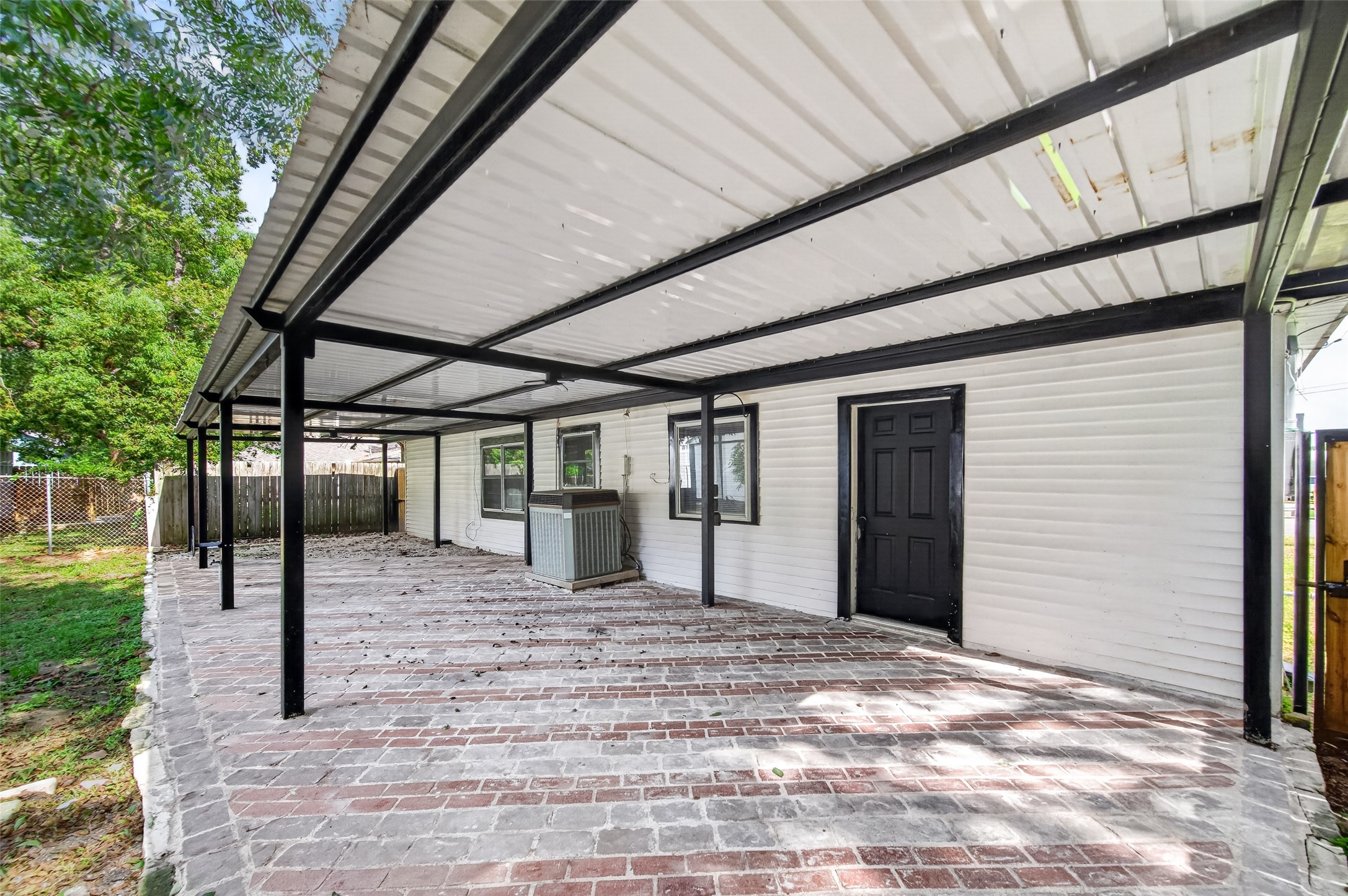 1308 W Dumble Street Property Photo 26
