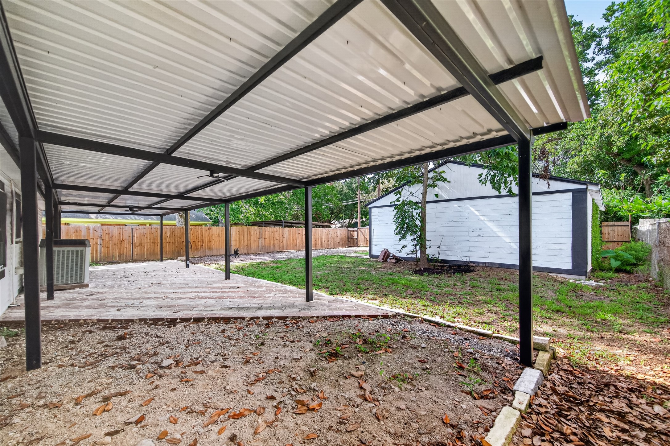1308 W Dumble Street Property Photo 27