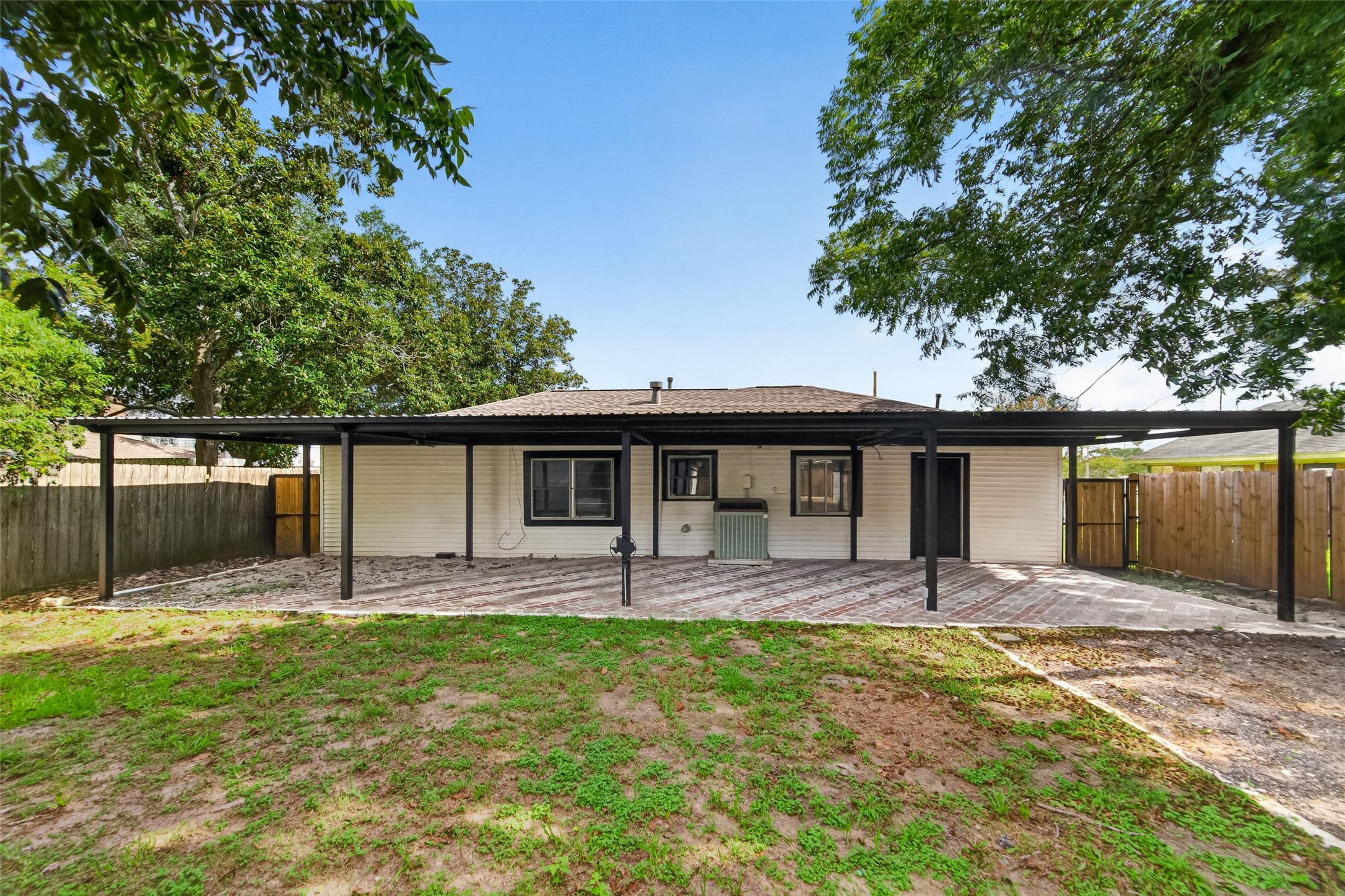 1308 W Dumble Street Property Photo 31
