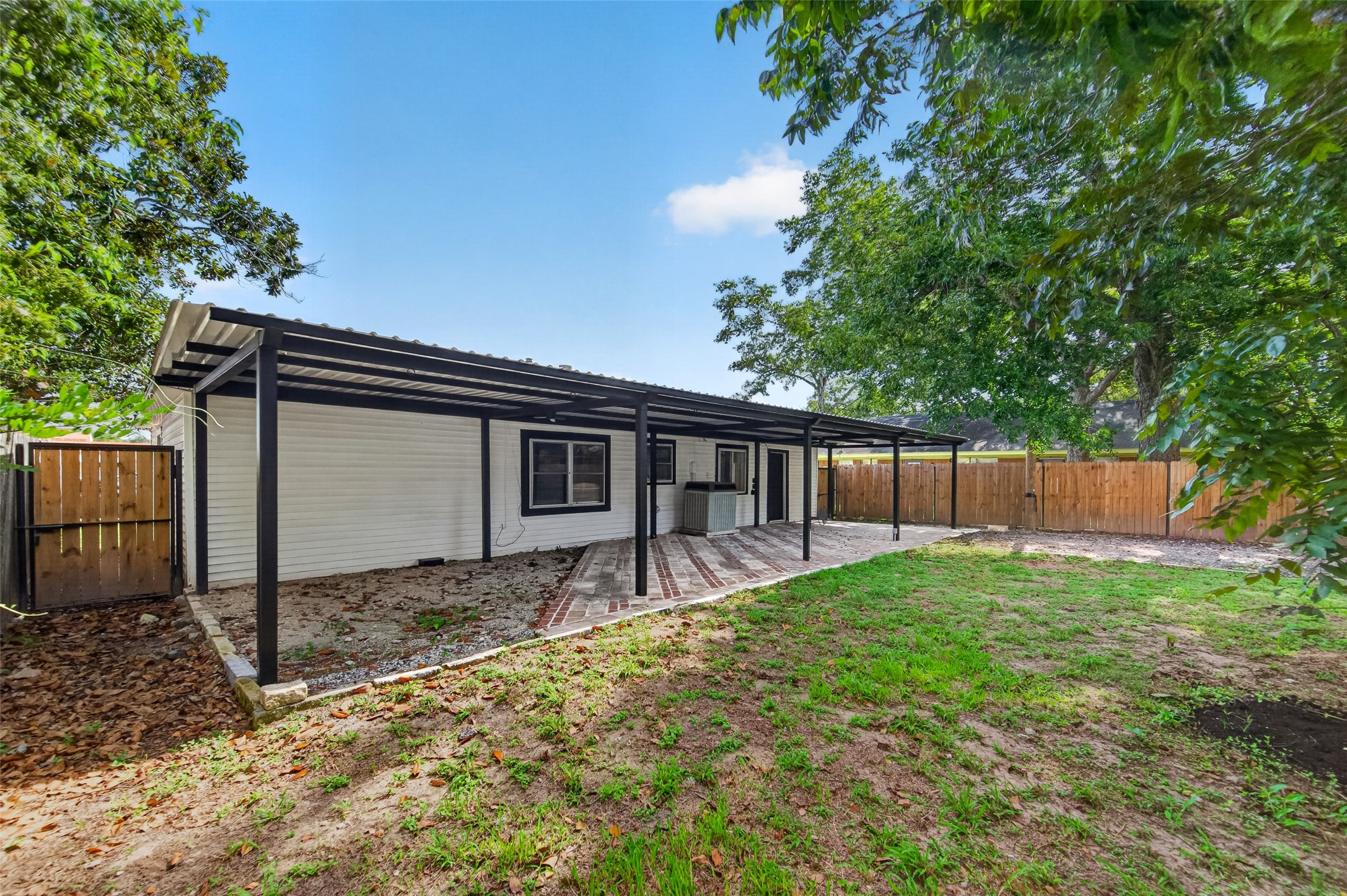1308 W Dumble Street Property Photo 32