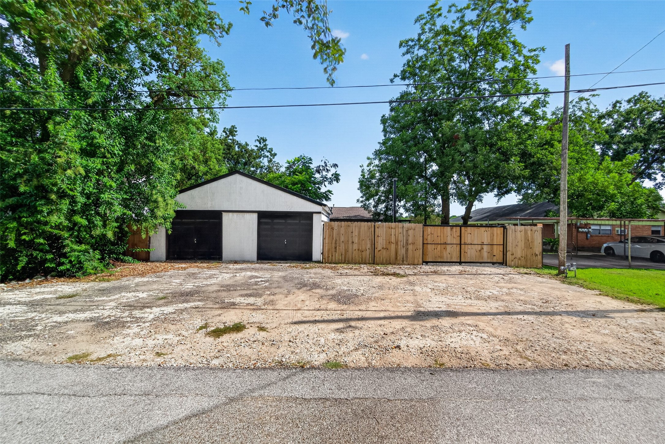 1308 W Dumble Street Property Photo 33