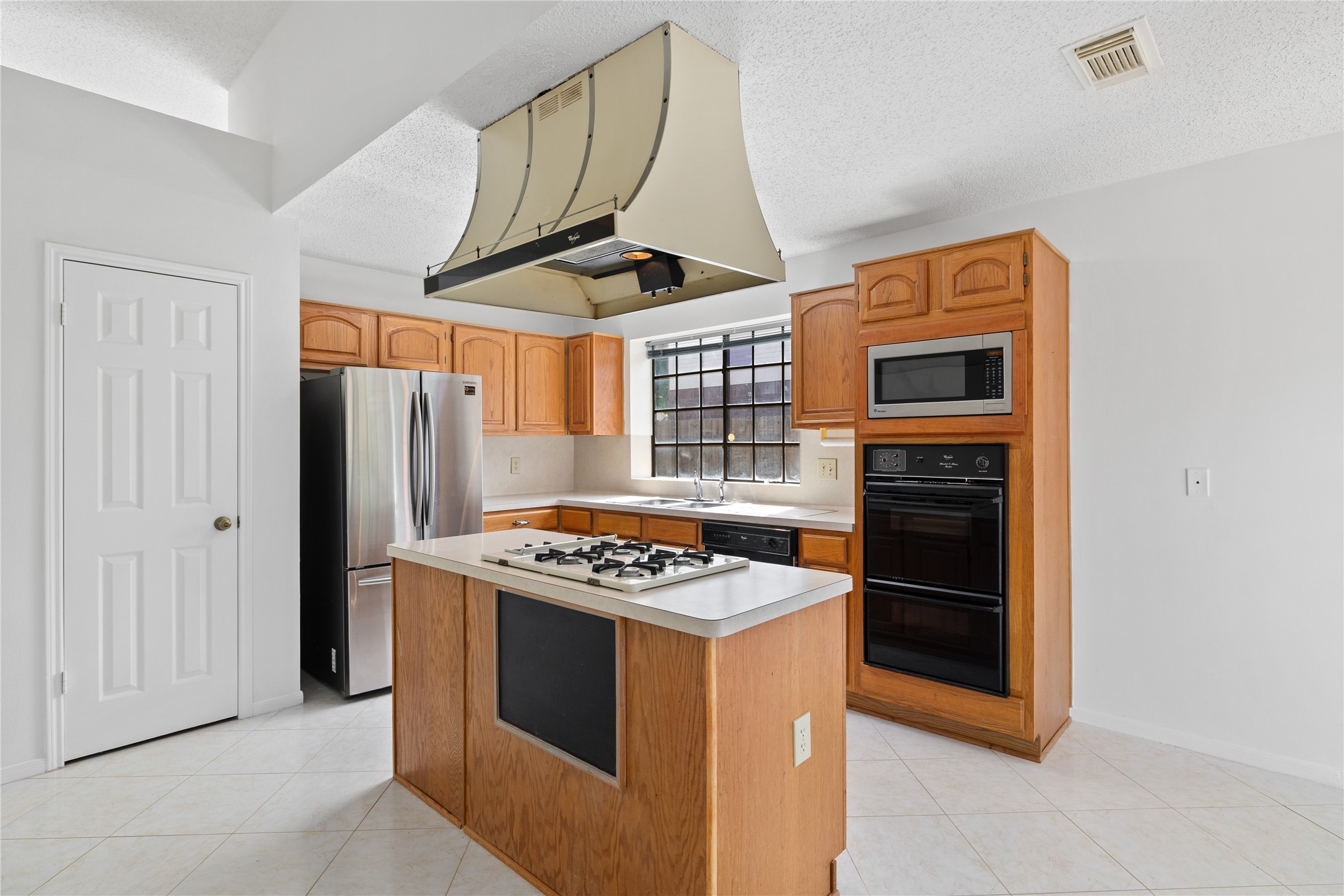 15107 Berkshire Green Drive Property Photo 10