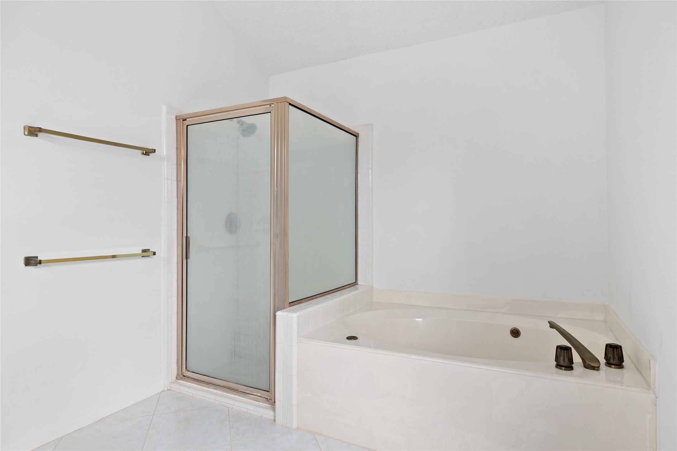 15107 Berkshire Green Drive Property Photo 15