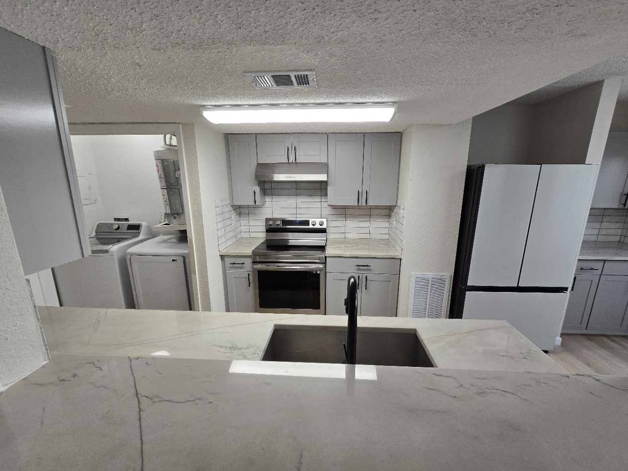 5640 Birchmont Drive C Property Photo 8