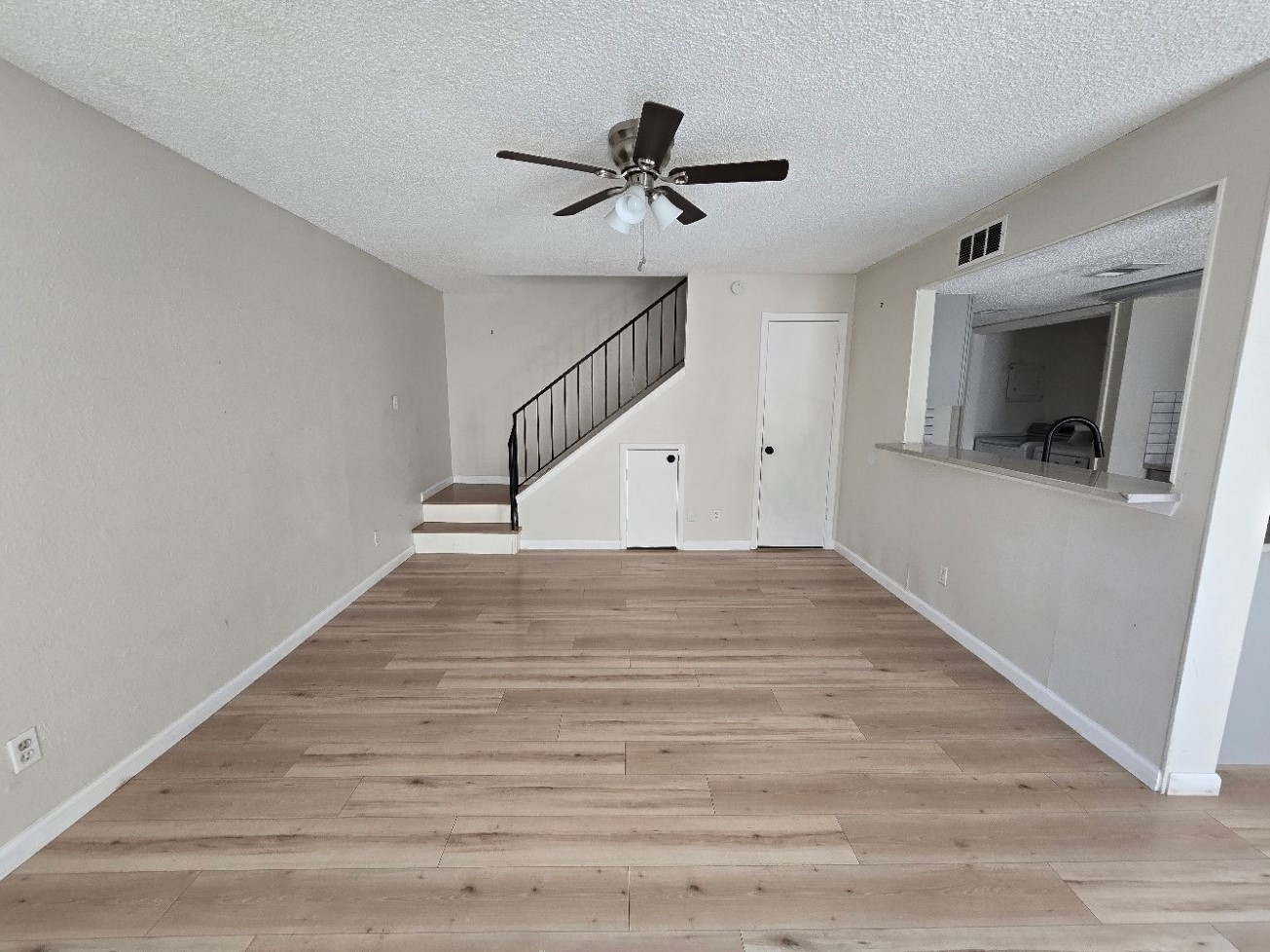 5640 Birchmont Drive C Property Photo 10