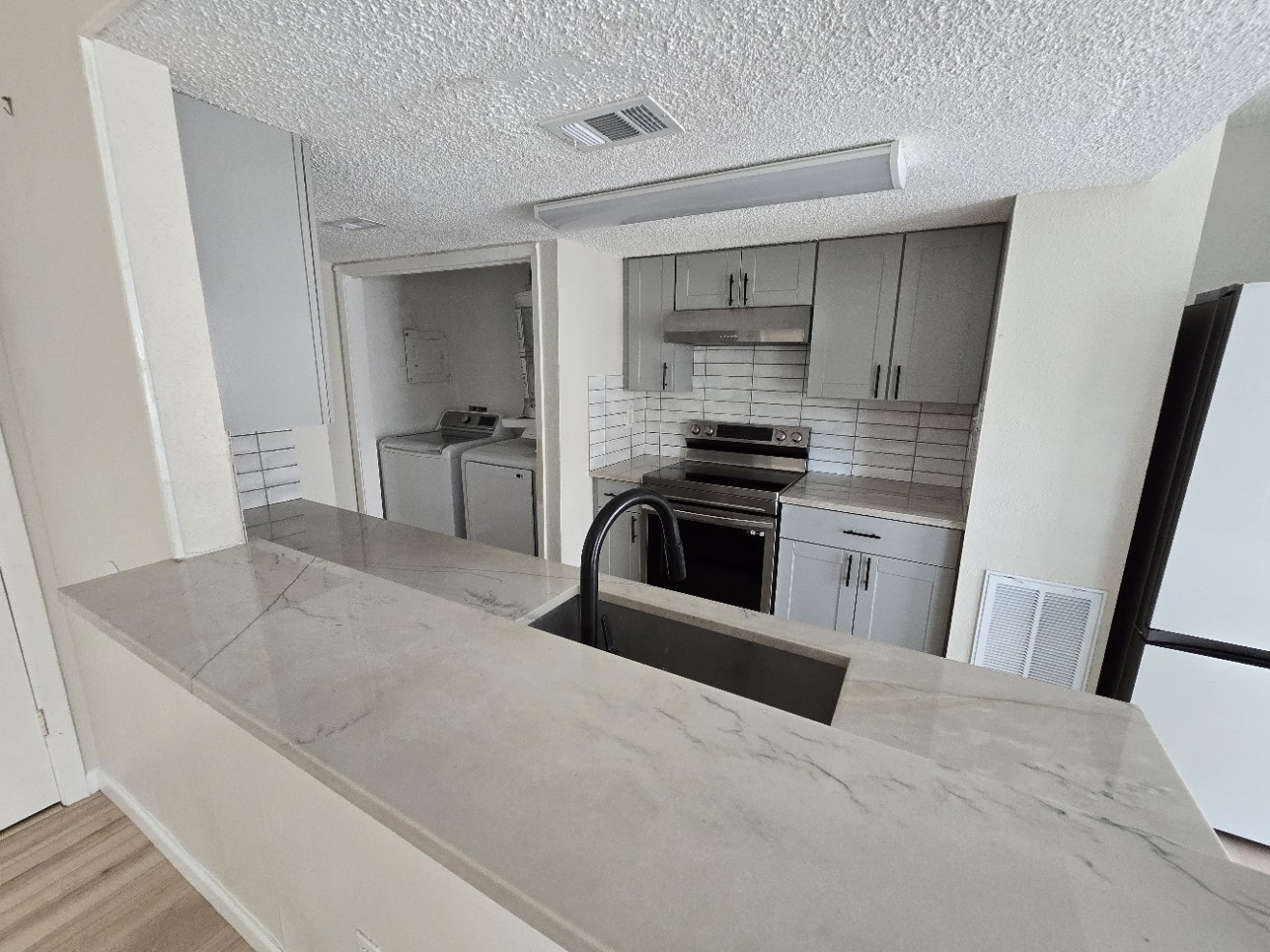 5640 Birchmont Drive C Property Photo 12