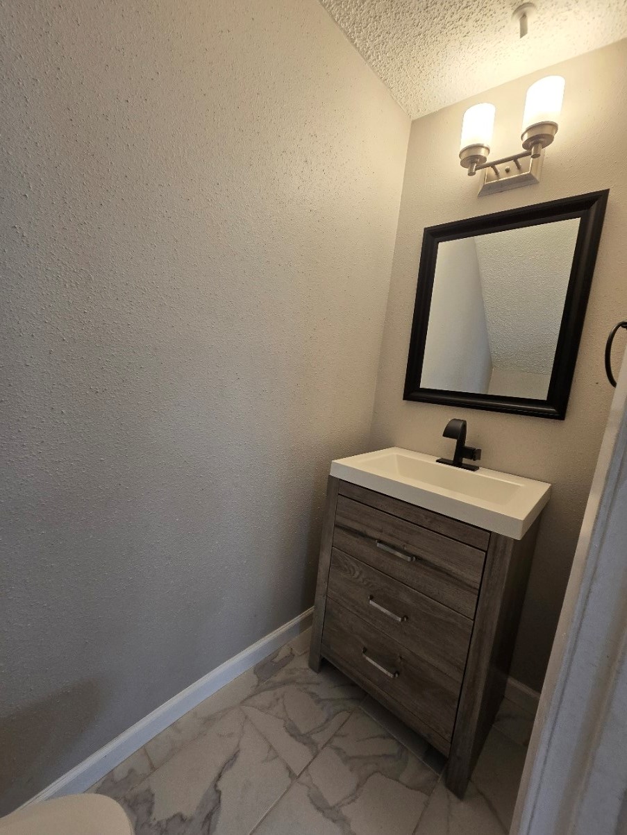 5640 Birchmont Drive C Property Photo 23