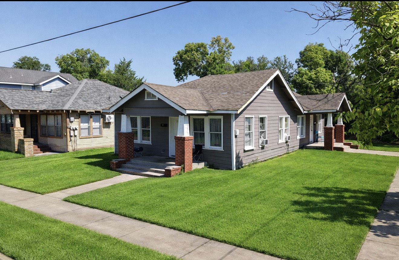 300 W James Street Property Photo 3