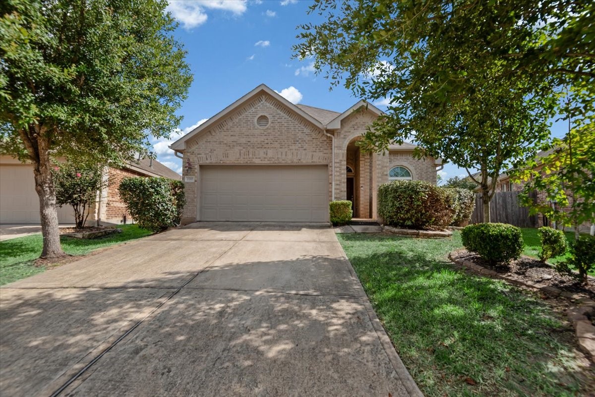 2217 Pine Creek Court Property Photo 1