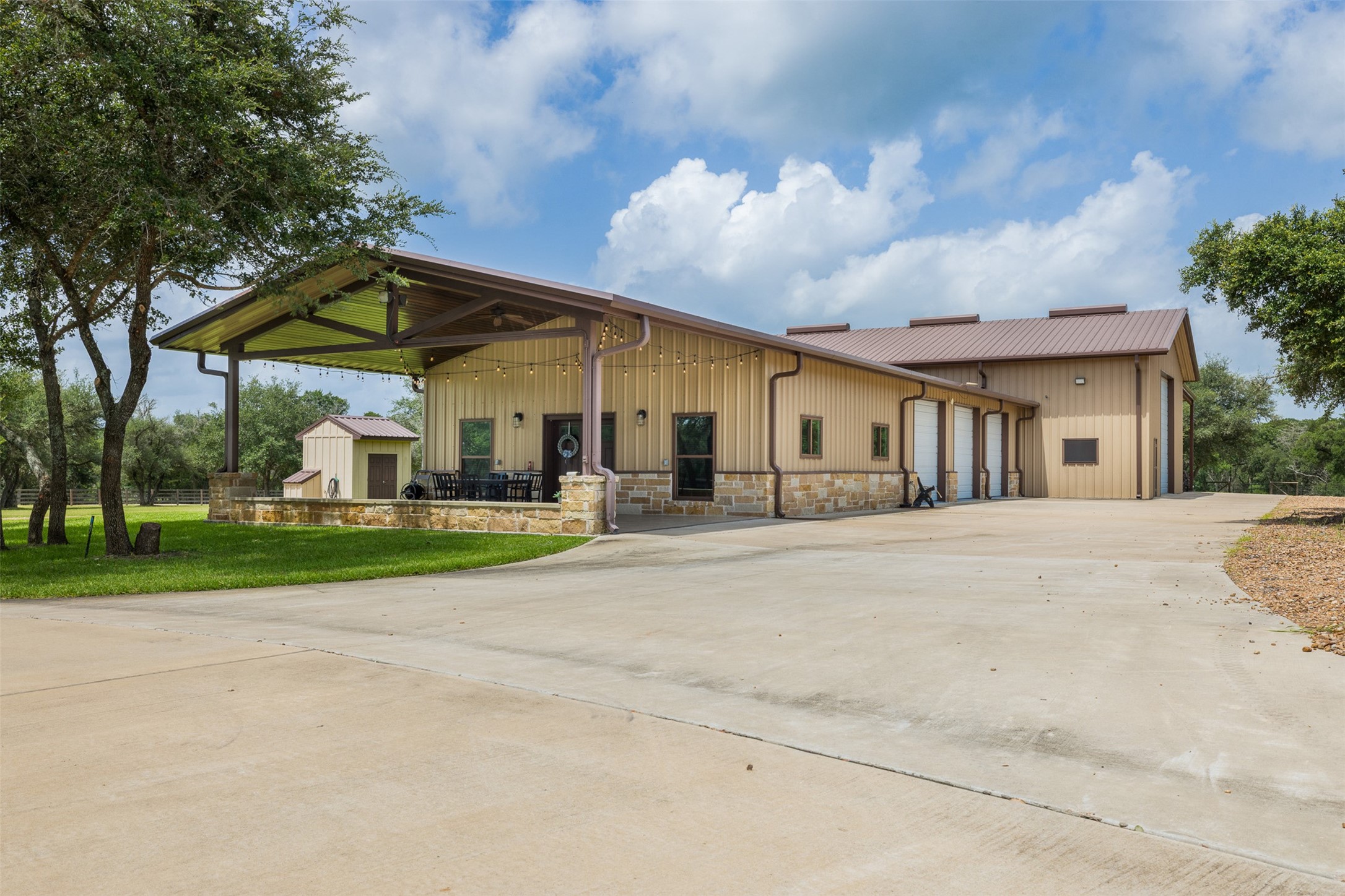1045 Yaupon Creek Estate Property Photo 25