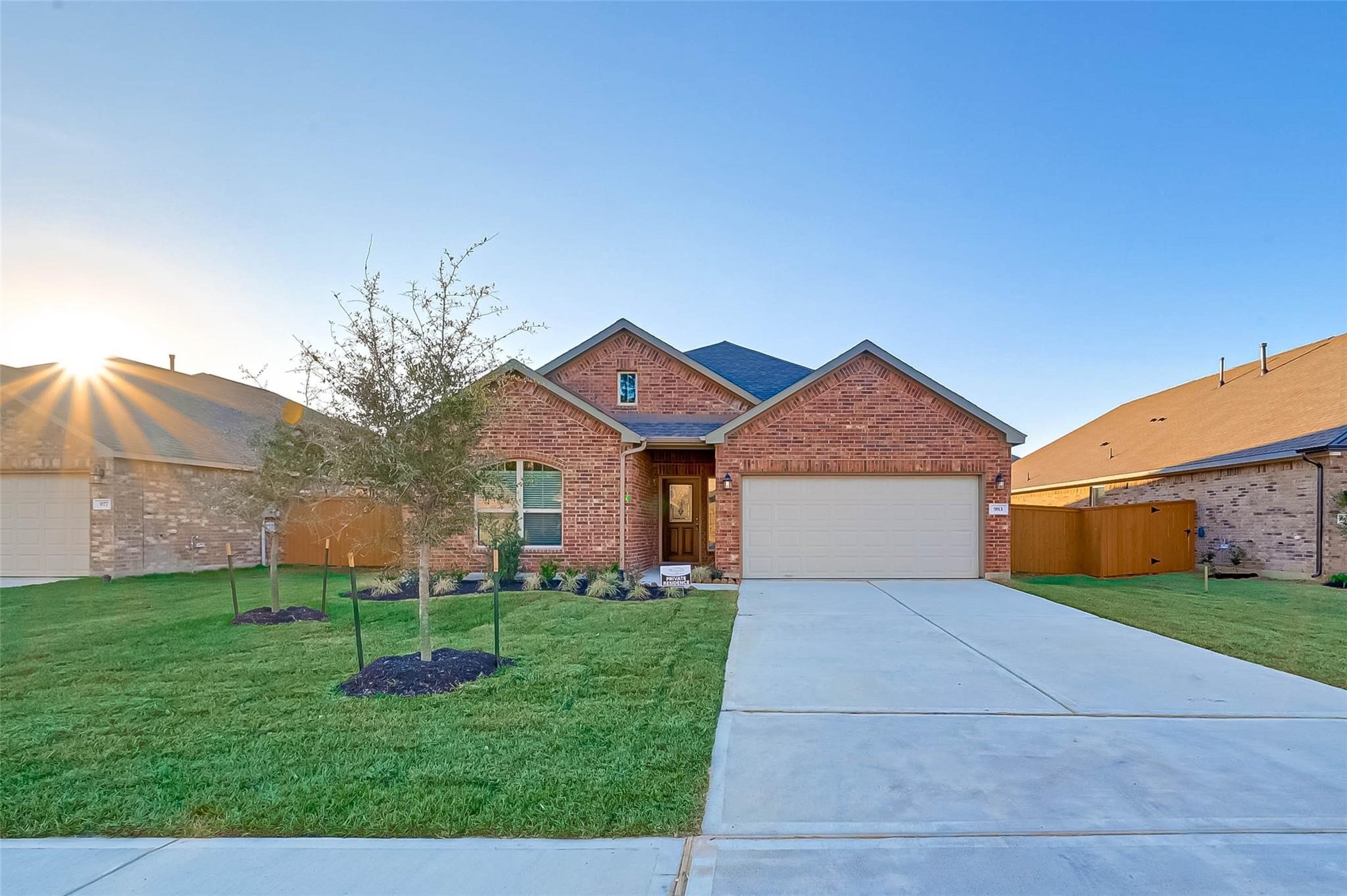 983 Golden Willow Lane Property Photo 1
