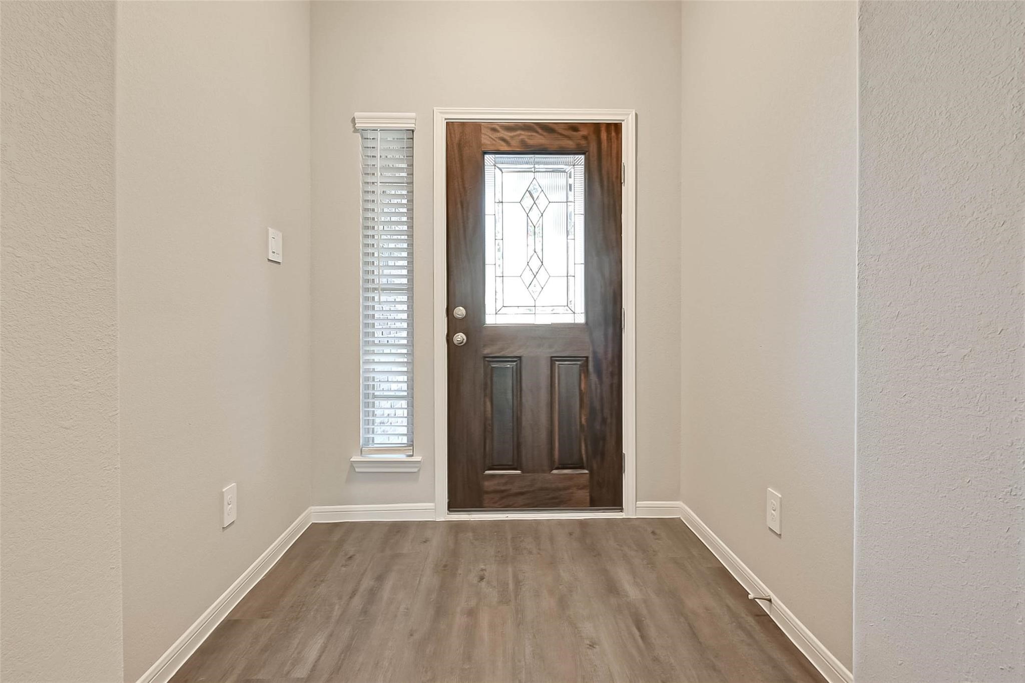 983 Golden Willow Lane Property Photo 4
