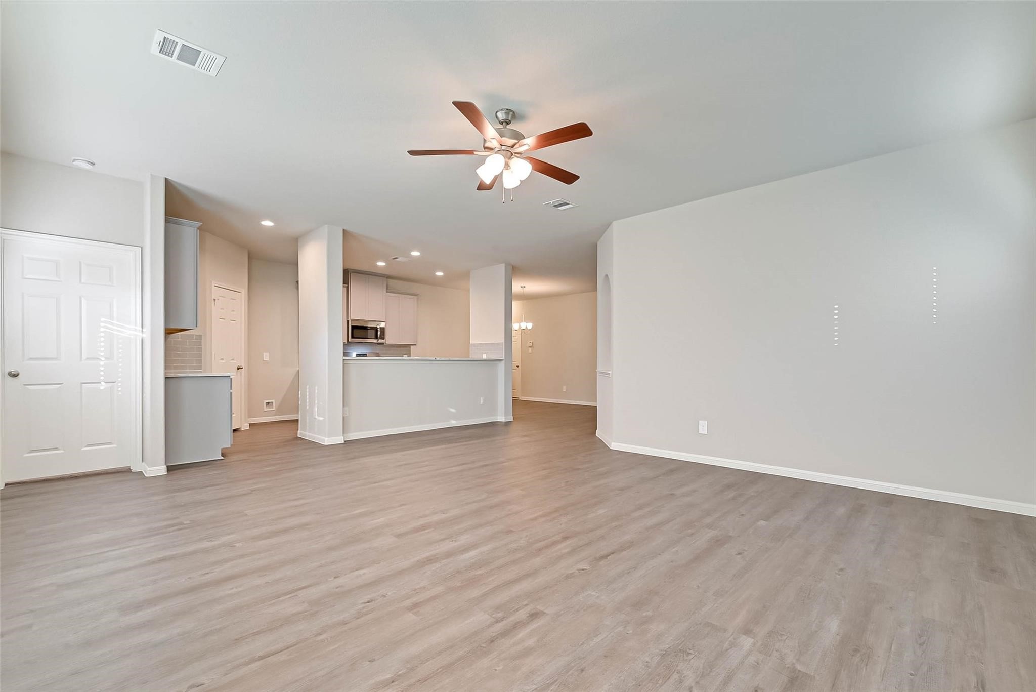 983 Golden Willow Lane Property Photo 7