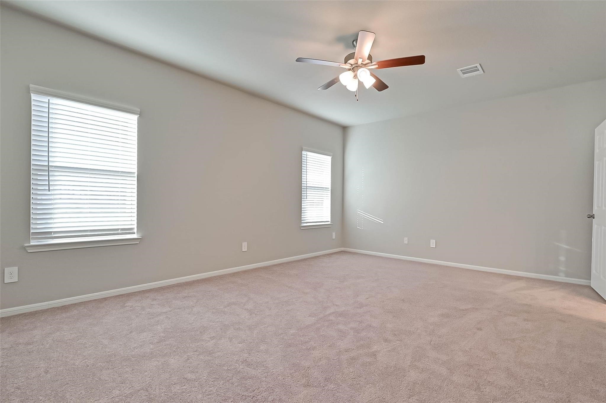 983 Golden Willow Lane Property Photo 14