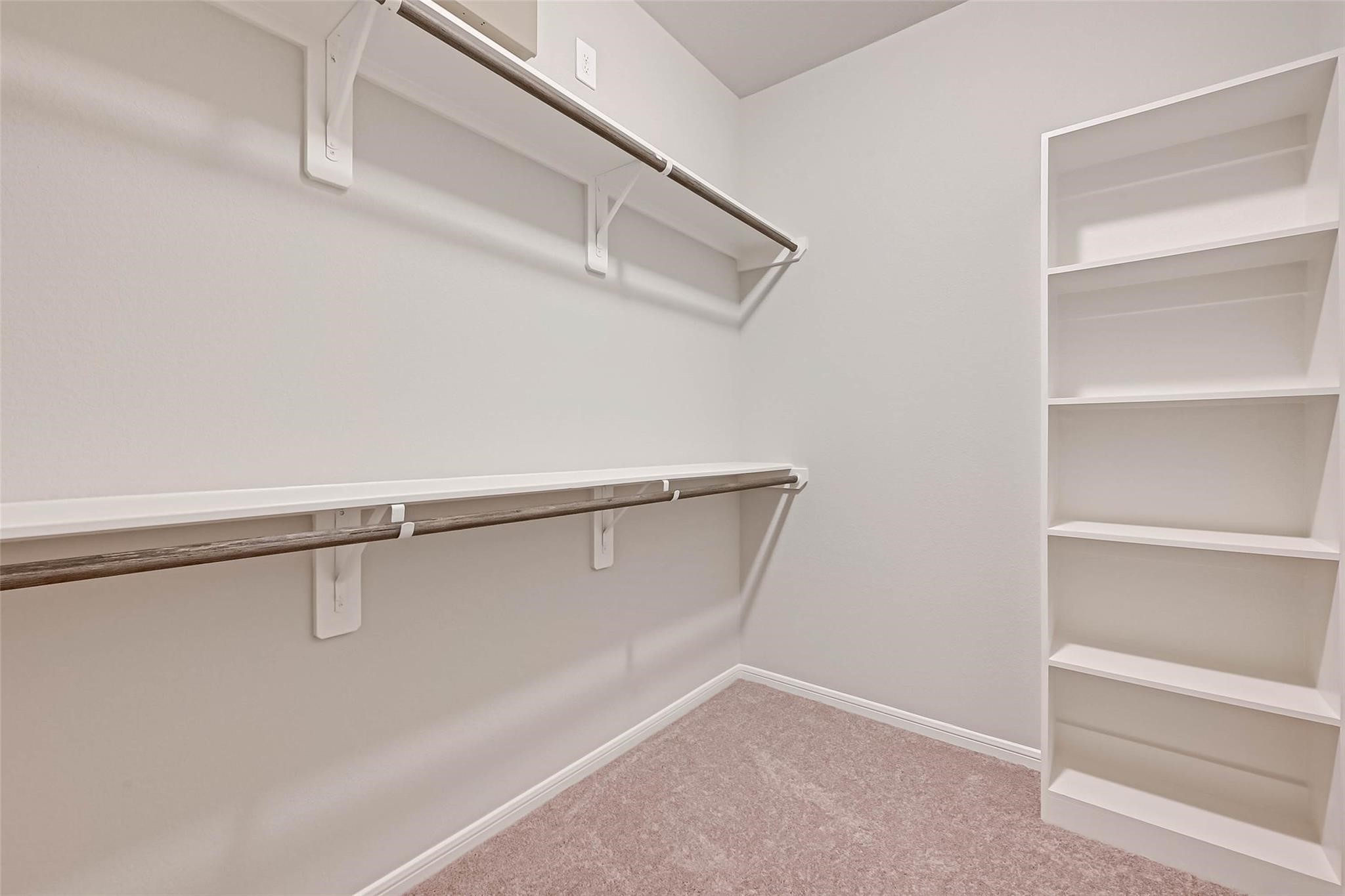 983 Golden Willow Lane Property Photo 17