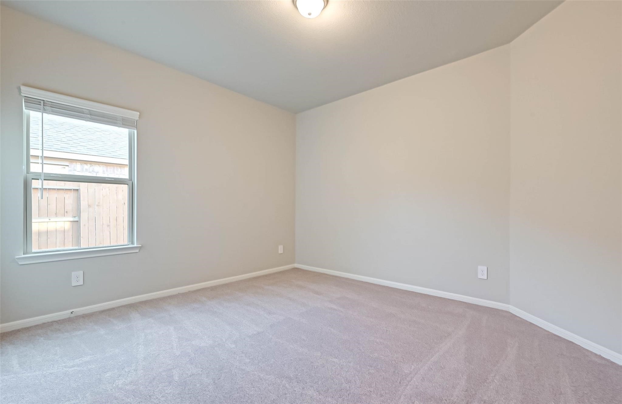 983 Golden Willow Lane Property Photo 18