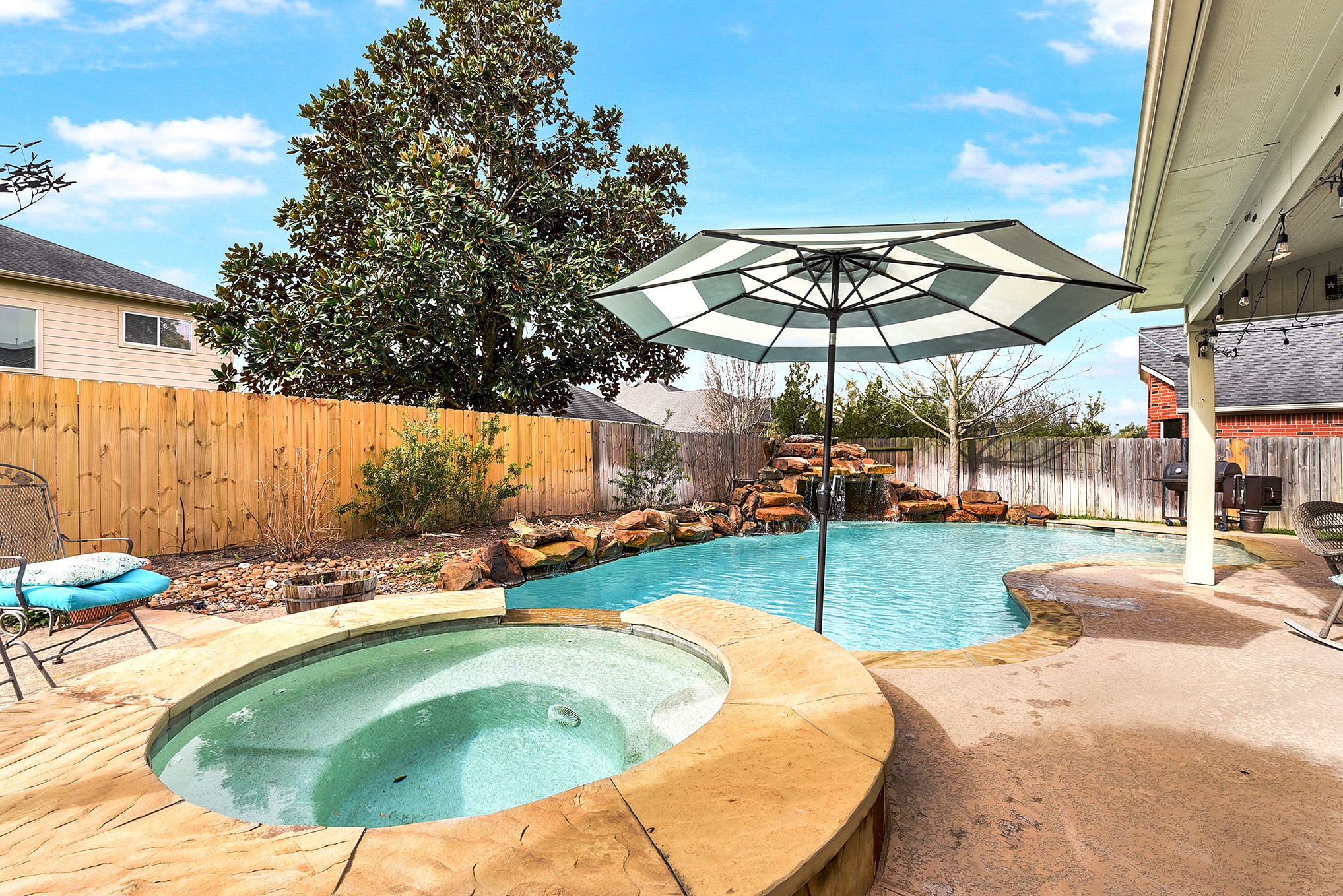 28239 Daystrom Lane Property Photo 1