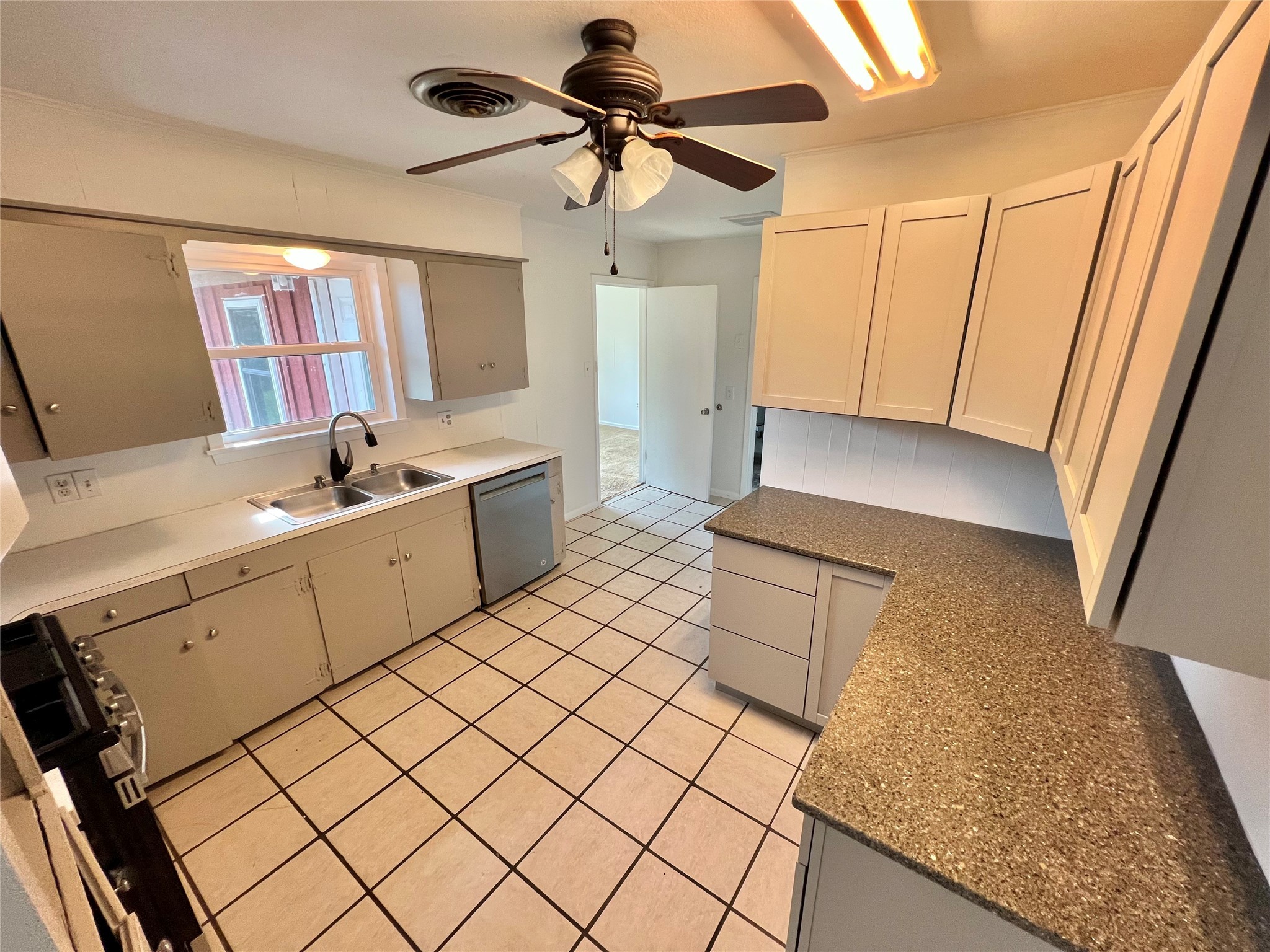 912 Cannan Drive Property Photo 3