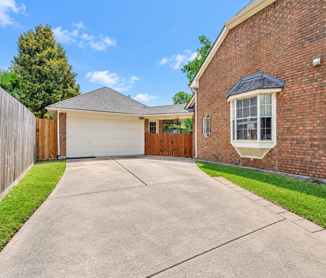 11827 Orchard Mountain Drive Property Photo 2
