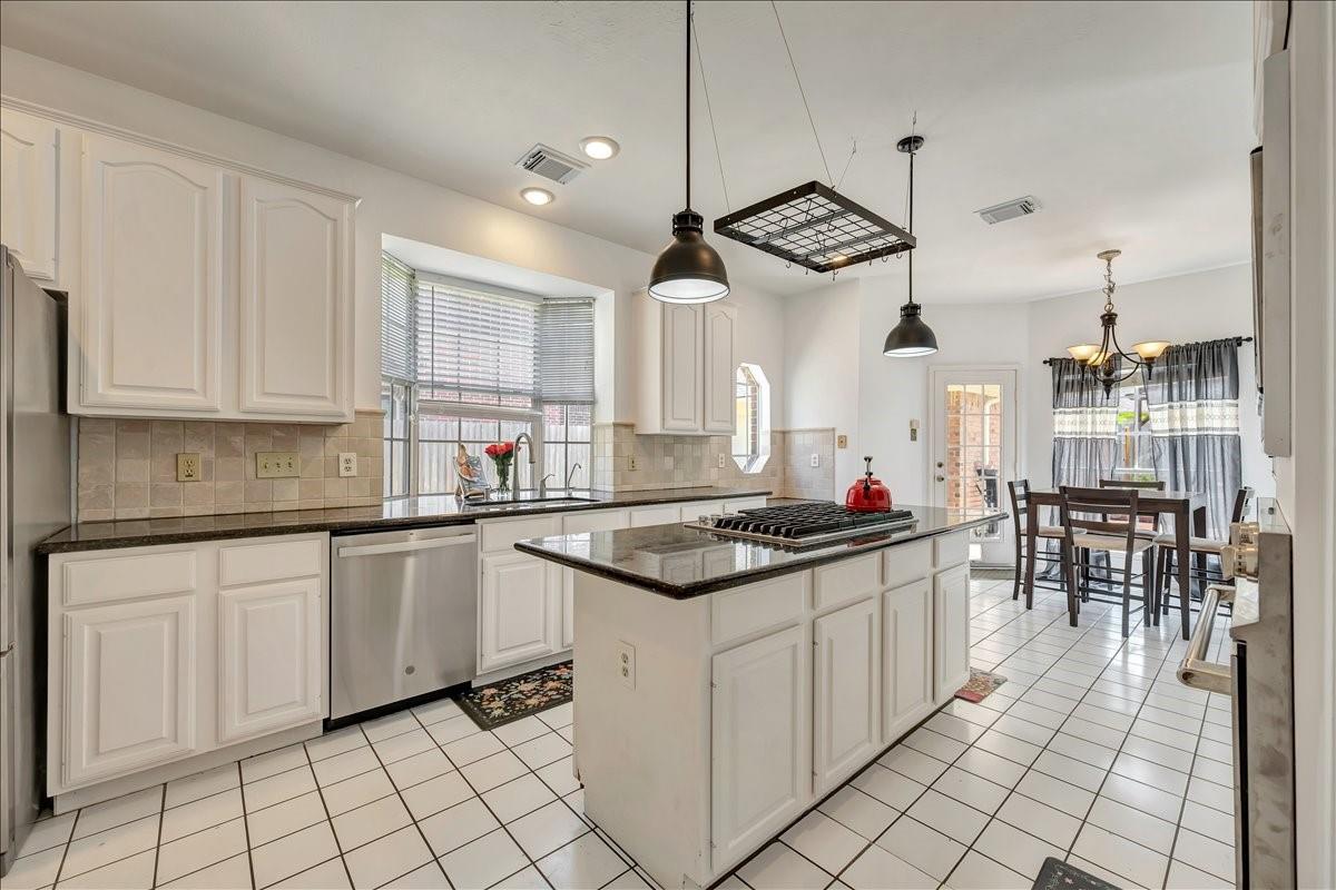 11827 Orchard Mountain Drive, Houston Tx 77059 Property Photo 25