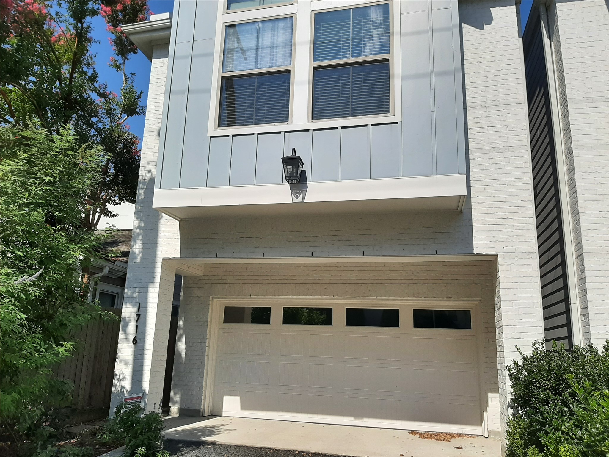 1716 Ridgewood Street Property Photo 2