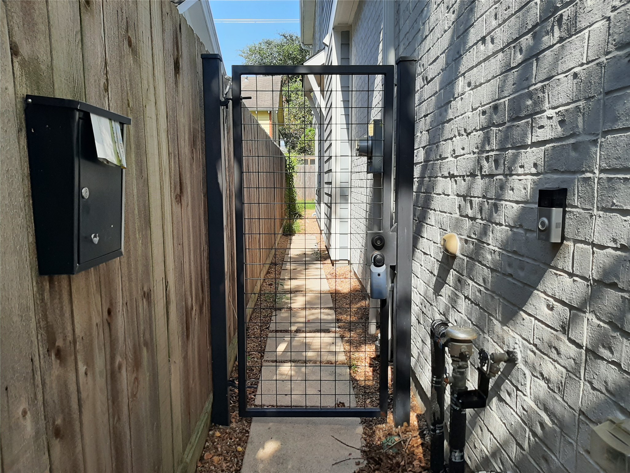 1716 Ridgewood Street Property Photo 4