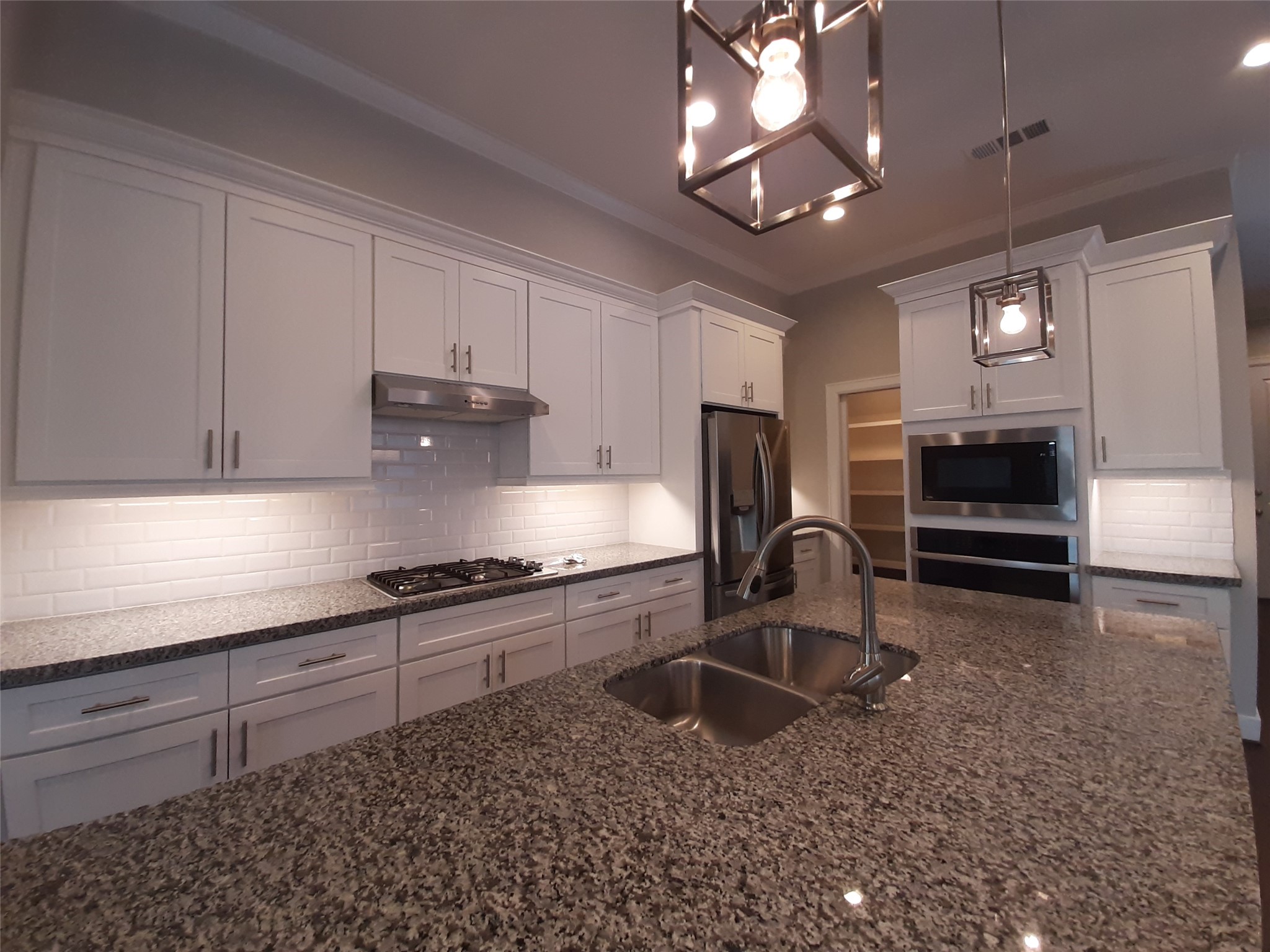 1716 Ridgewood Street Property Photo 8