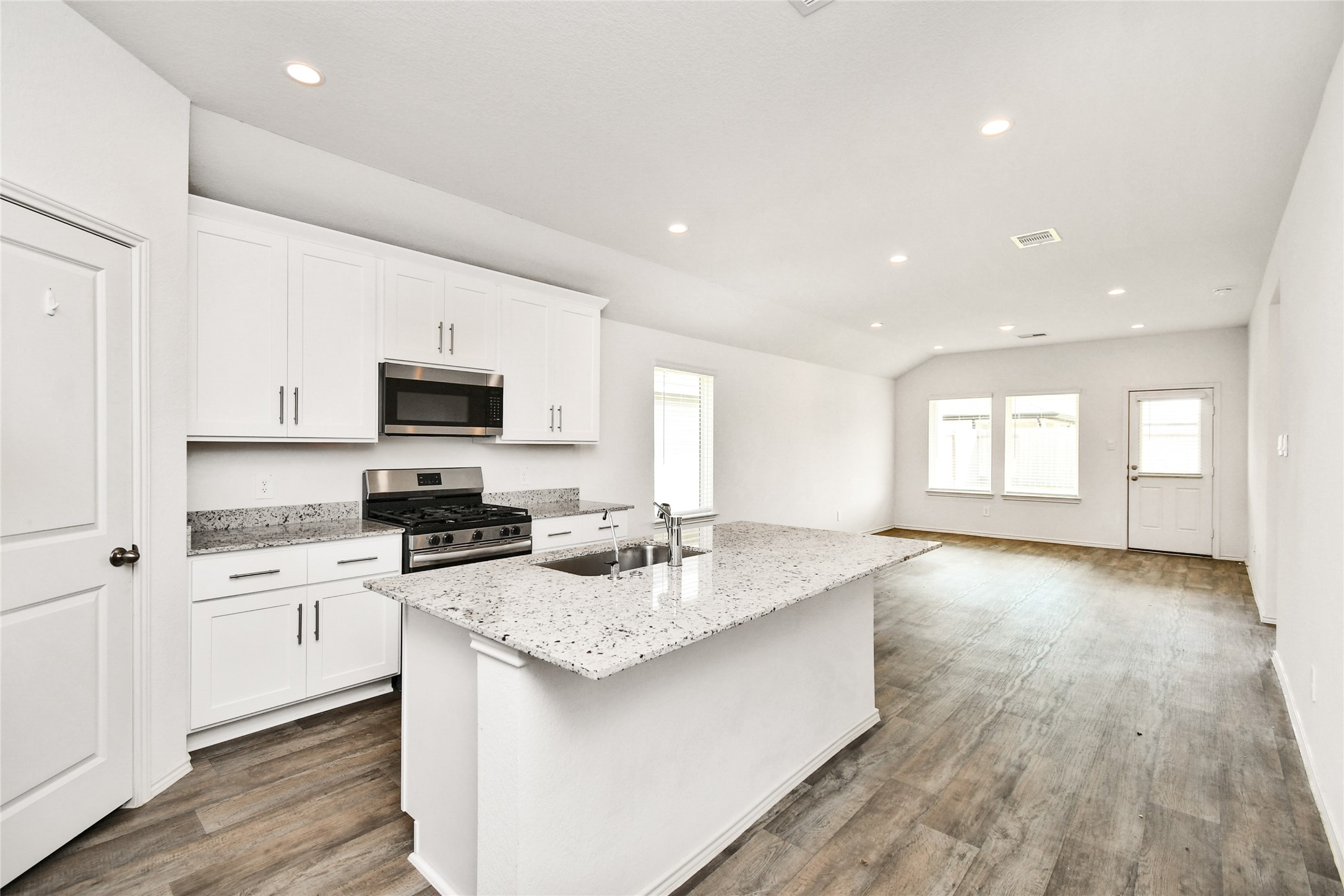 4243 Bromham Farms Drive Property Photo 6