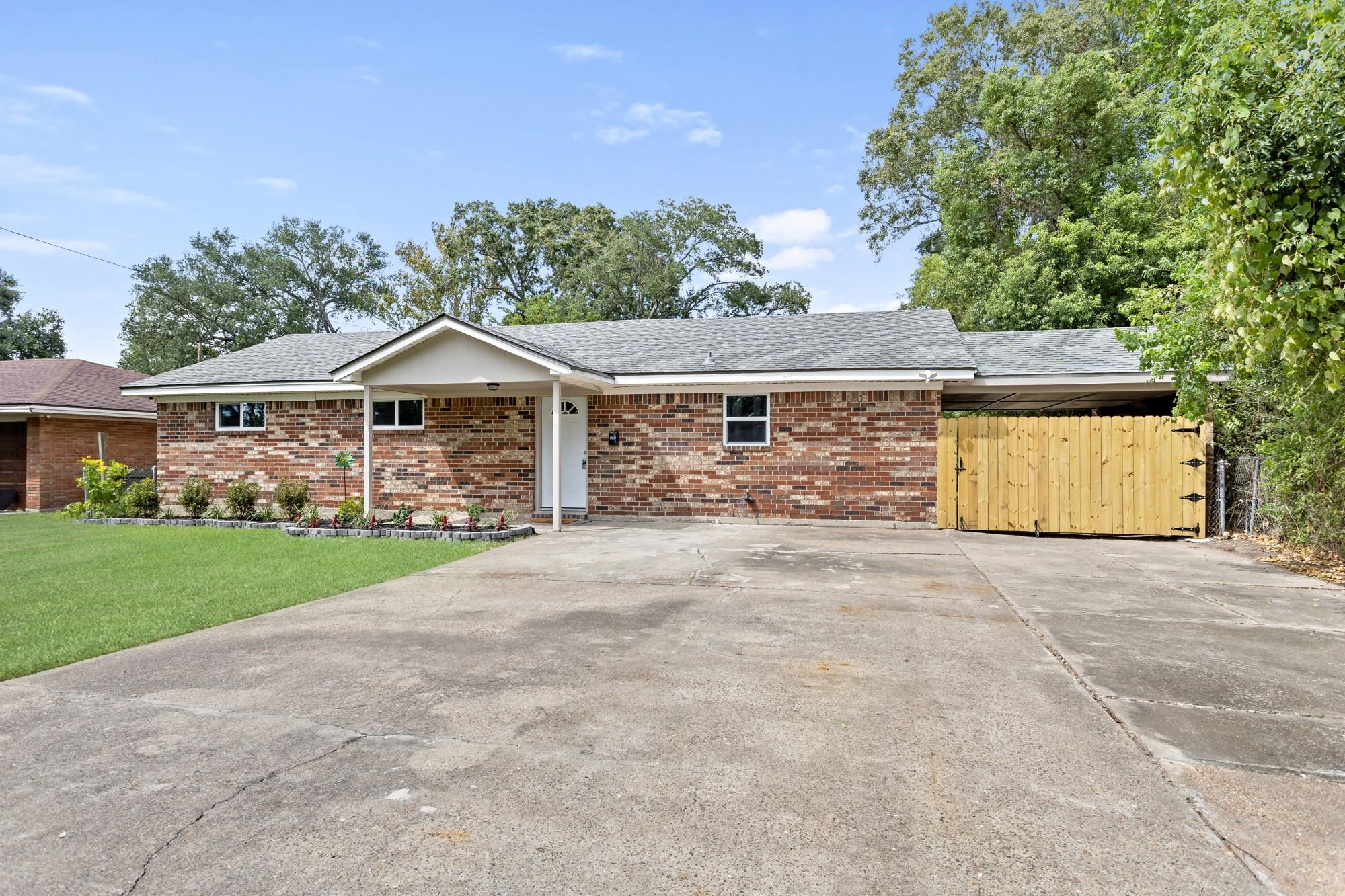 860 Bingman Drive, Beaumont Tx 77705 Property Photo 1